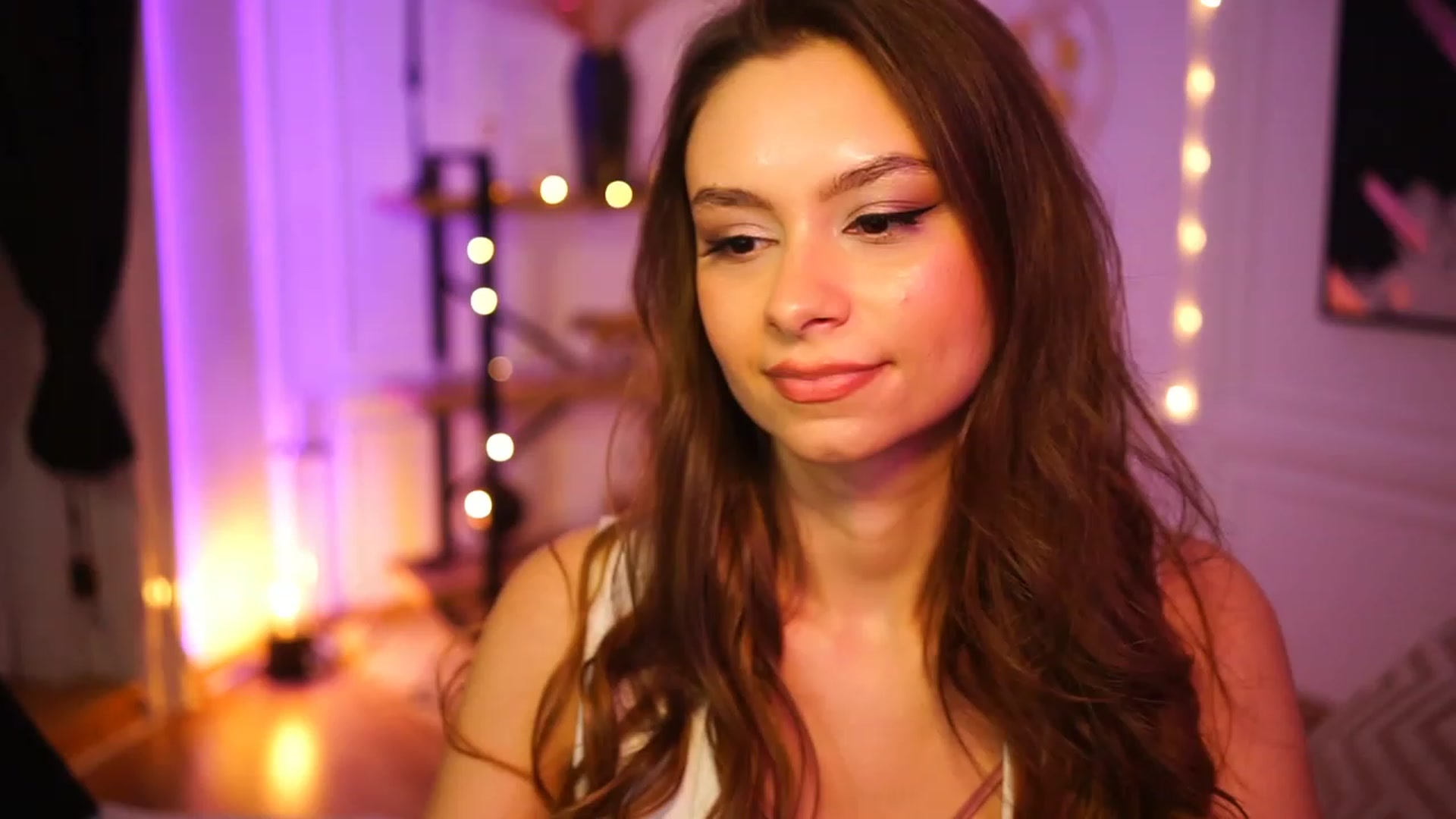 Gallery image thumbnail from Bitter_Mooon's myfreecams stream on, 04/03/2023, 16:11 image 15 of 20