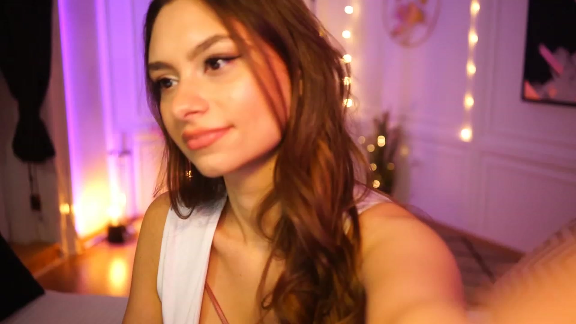 Gallery image thumbnail from Bitter_Mooon's myfreecams stream on, 04/03/2023, 16:11 image 5 of 20