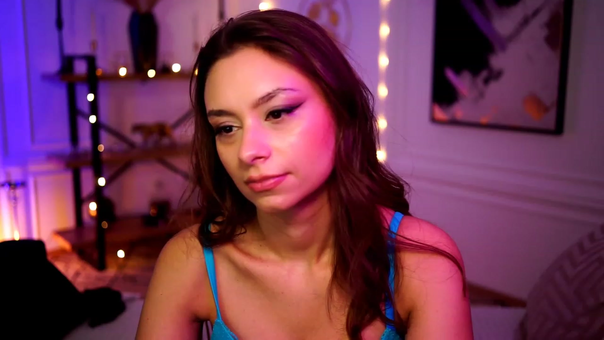 Gallery image thumbnail from Bitter_Mooon's myfreecams stream on, 04/06/2023, 12:26 image 20 of 20