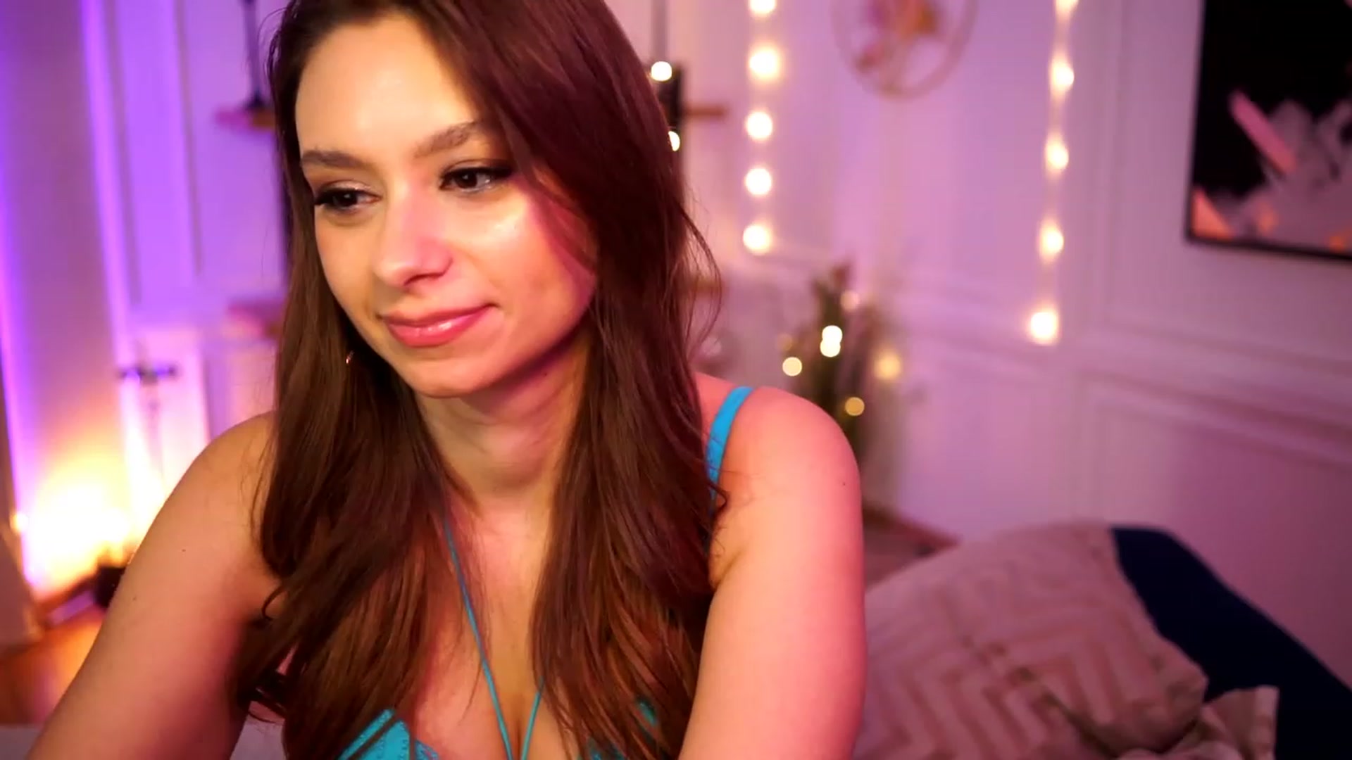 Gallery image thumbnail from Bitter_Mooon's myfreecams stream on, 04/21/2023, 15:56 image 17 of 20