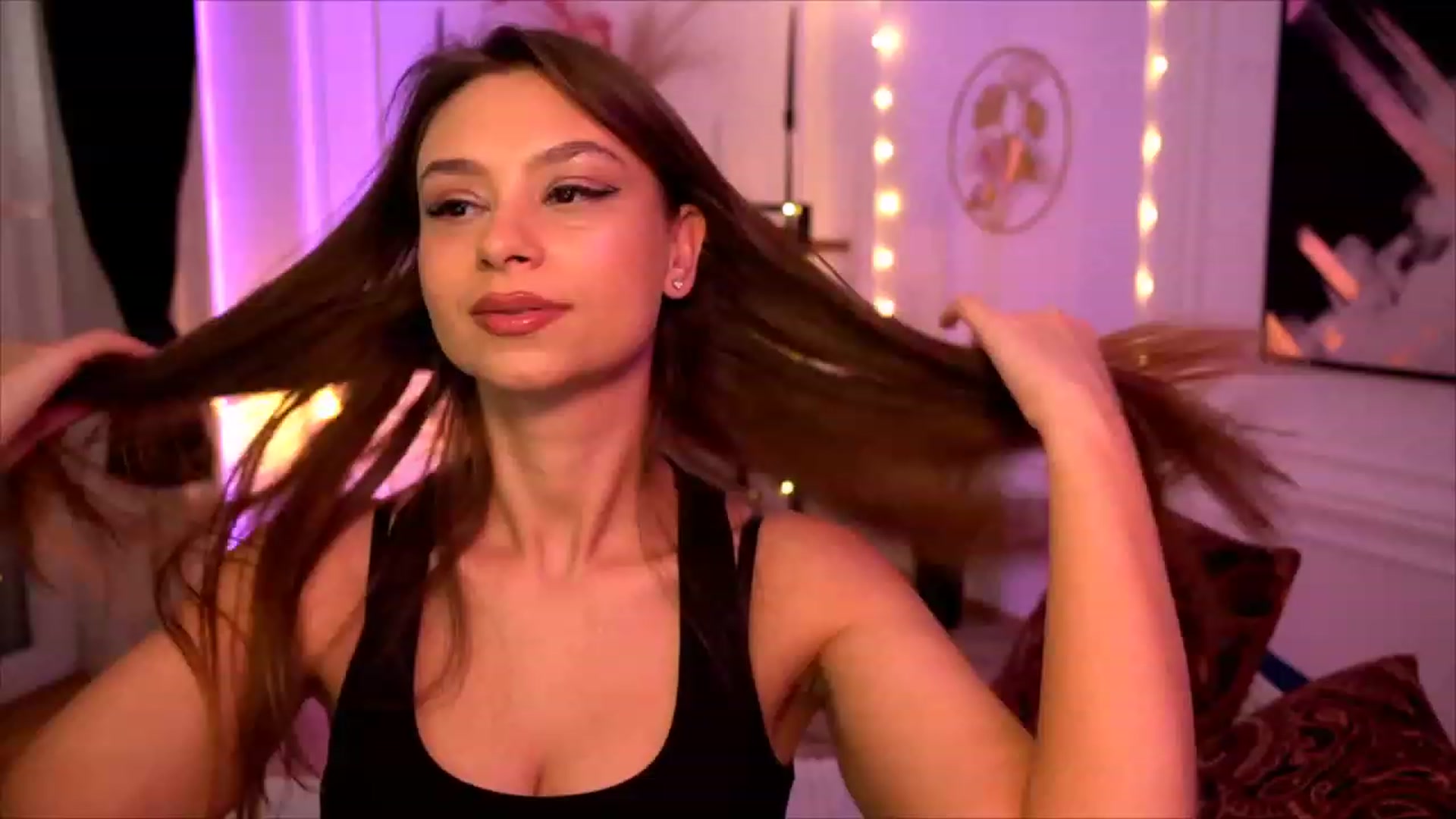 Gallery image thumbnail from Bitter_Mooon's myfreecams stream on, 05/07/2023, 18:27 image 1 of 20