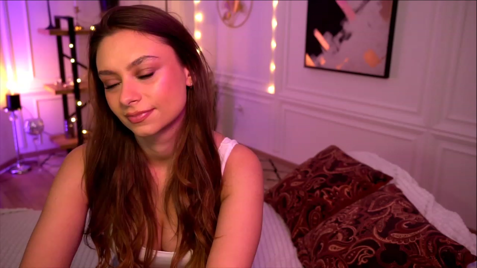 Gallery image thumbnail from Bitter_Mooon's myfreecams stream on, 05/13/2023, 16:17 image 6 of 20