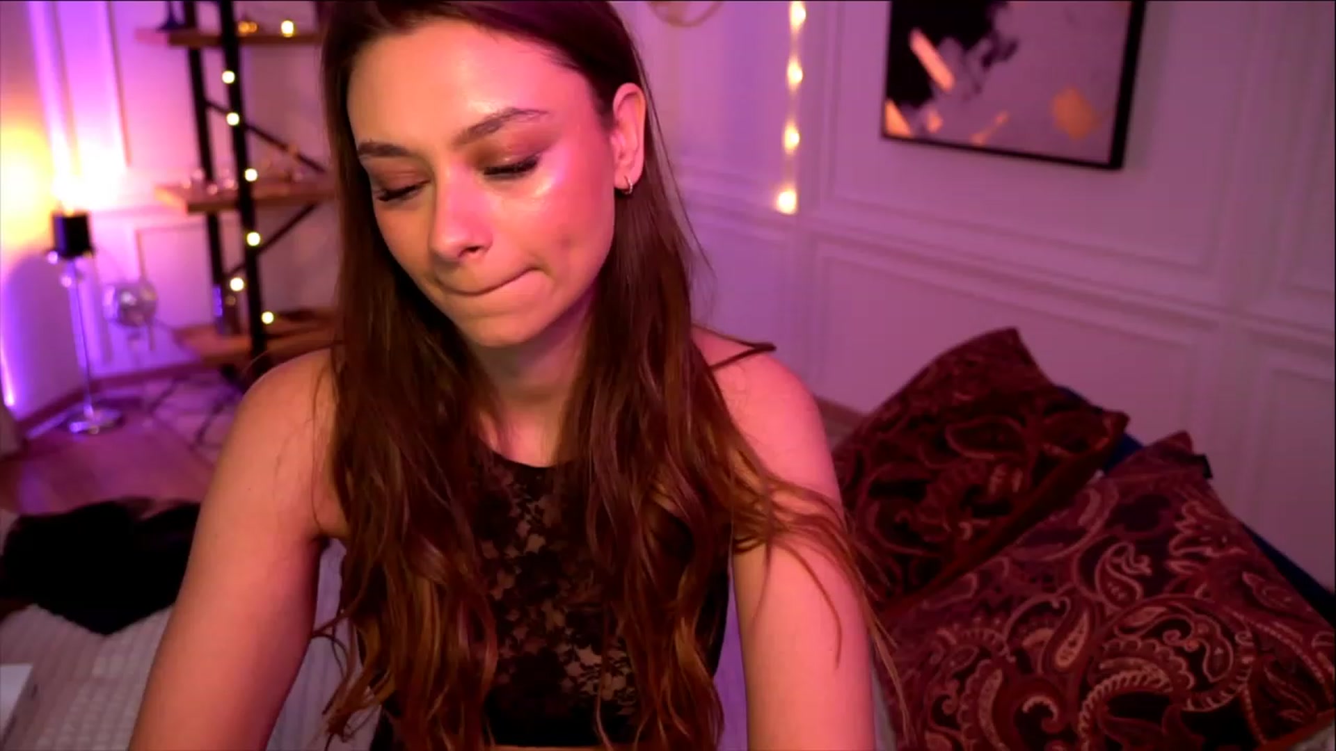 Gallery image thumbnail from Bitter_Mooon's myfreecams stream on, 05/14/2023, 11:27 image 13 of 20