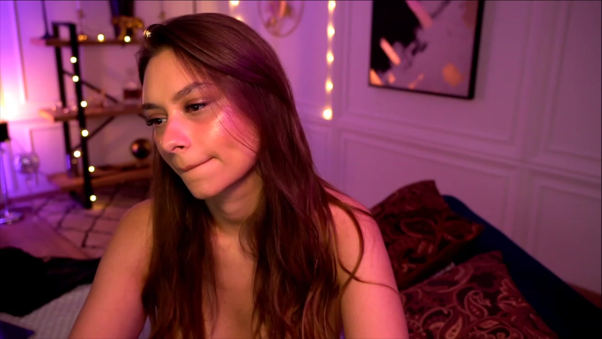 Gallery image thumbnail from Bitter_Mooon's myfreecams stream on, 05/14/2023, 14:28 image 7 of 20