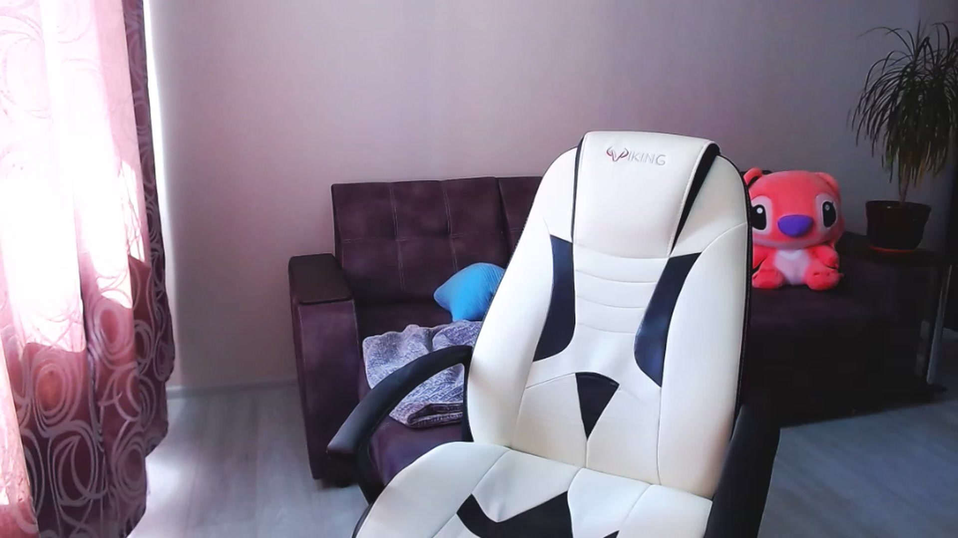 Gallery image thumbnail from BlackLovee's myfreecams stream on, 06/22/2023, 11:12 image 12 of 20