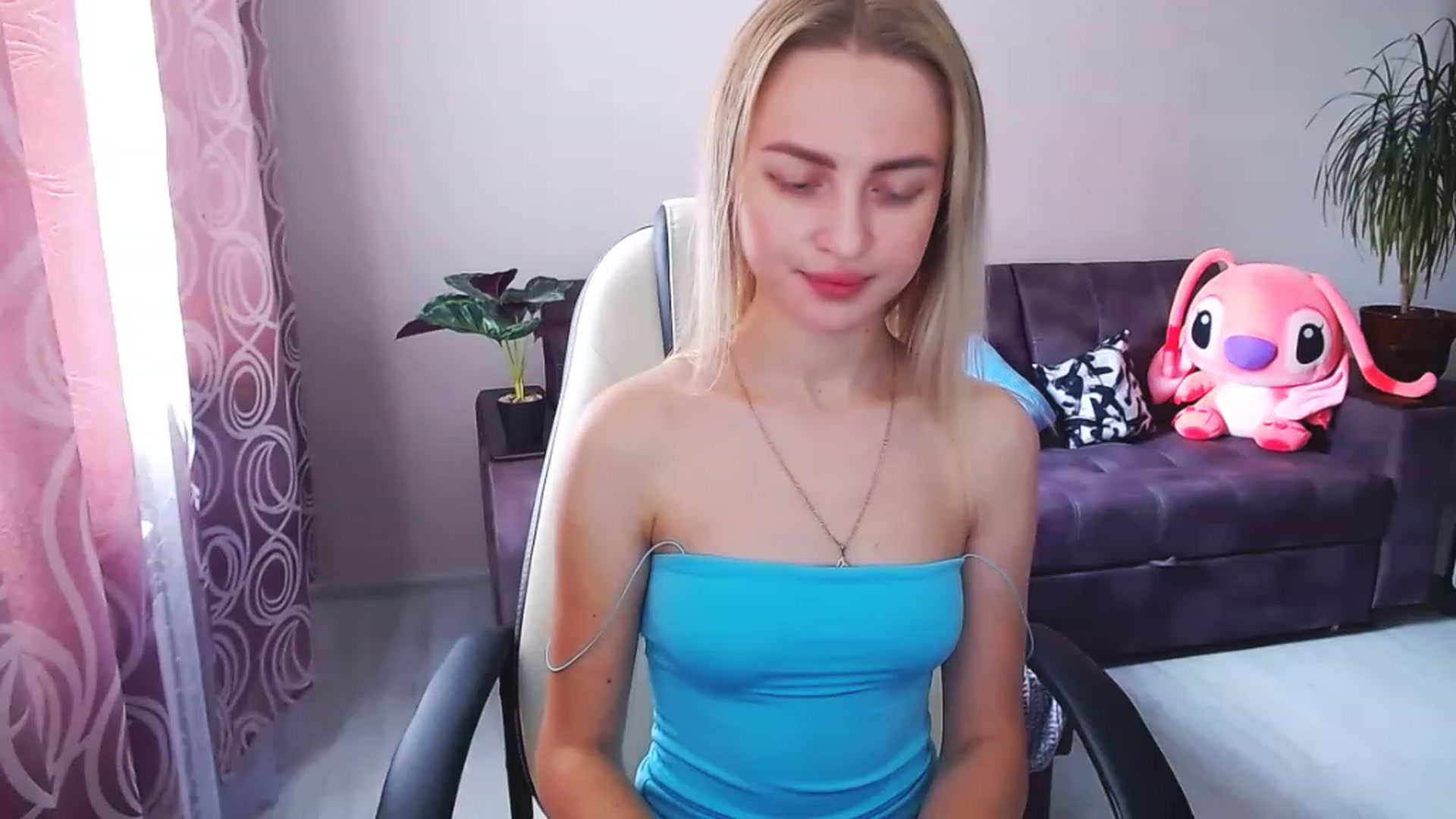 Gallery image thumbnail from BlackLovee's myfreecams stream on, 06/26/2023, 09:37 image 16 of 20
