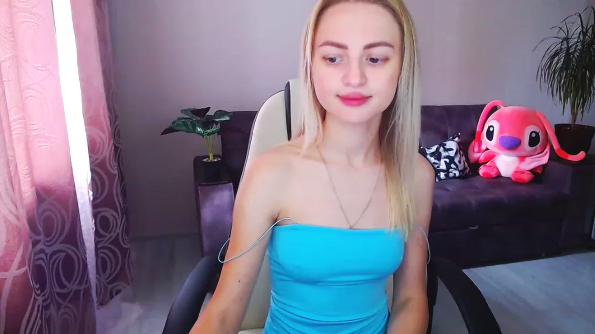 Gallery image thumbnail from BlackLovee's myfreecams stream on, 06/26/2023, 10:23 image 13 of 20