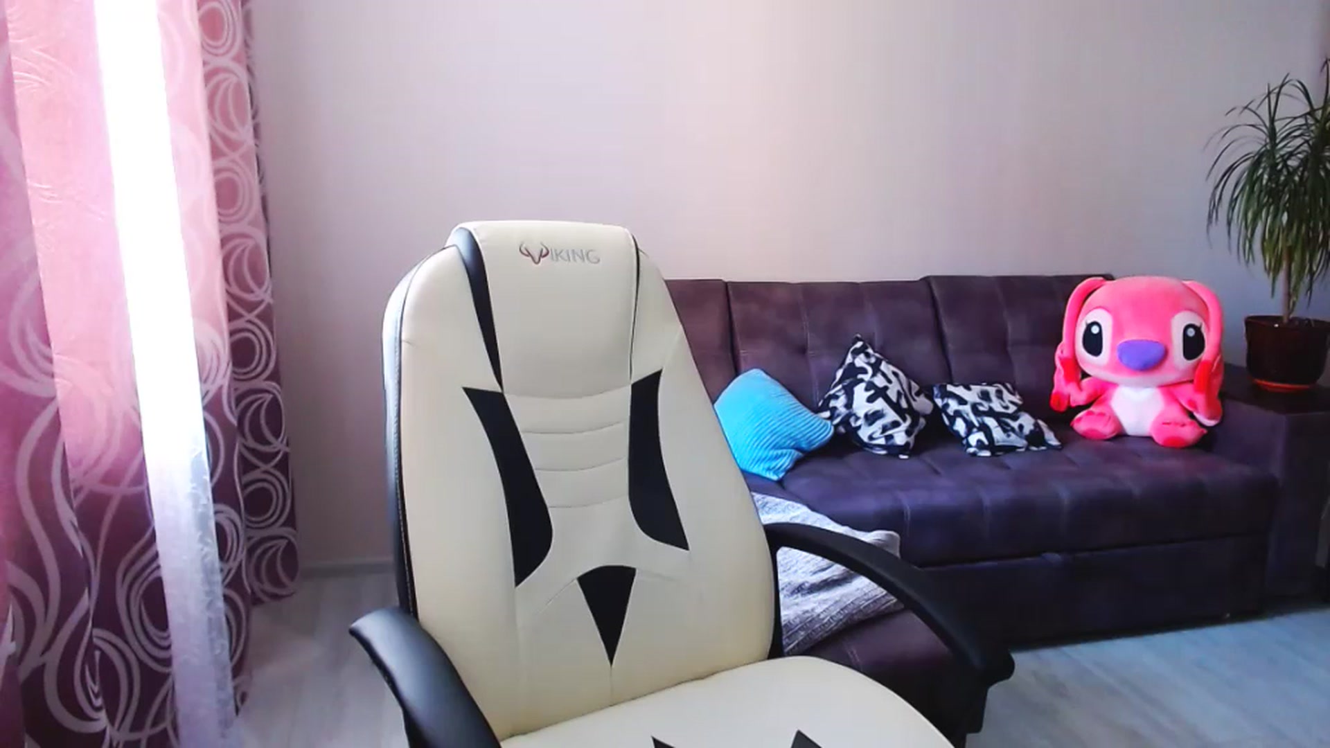 Gallery image thumbnail from BlackLovee's myfreecams stream on, 07/05/2023, 09:36 image 8 of 20