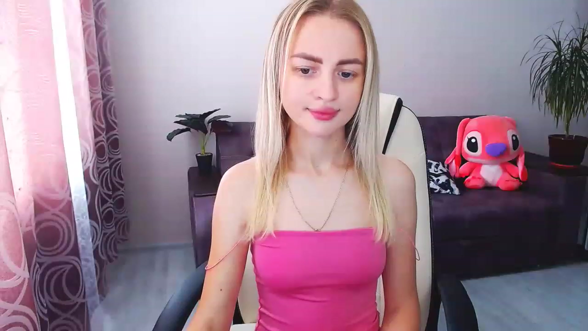Gallery image thumbnail from BlackLovee's myfreecams stream on, 07/06/2023, 10:06 image 19 of 20