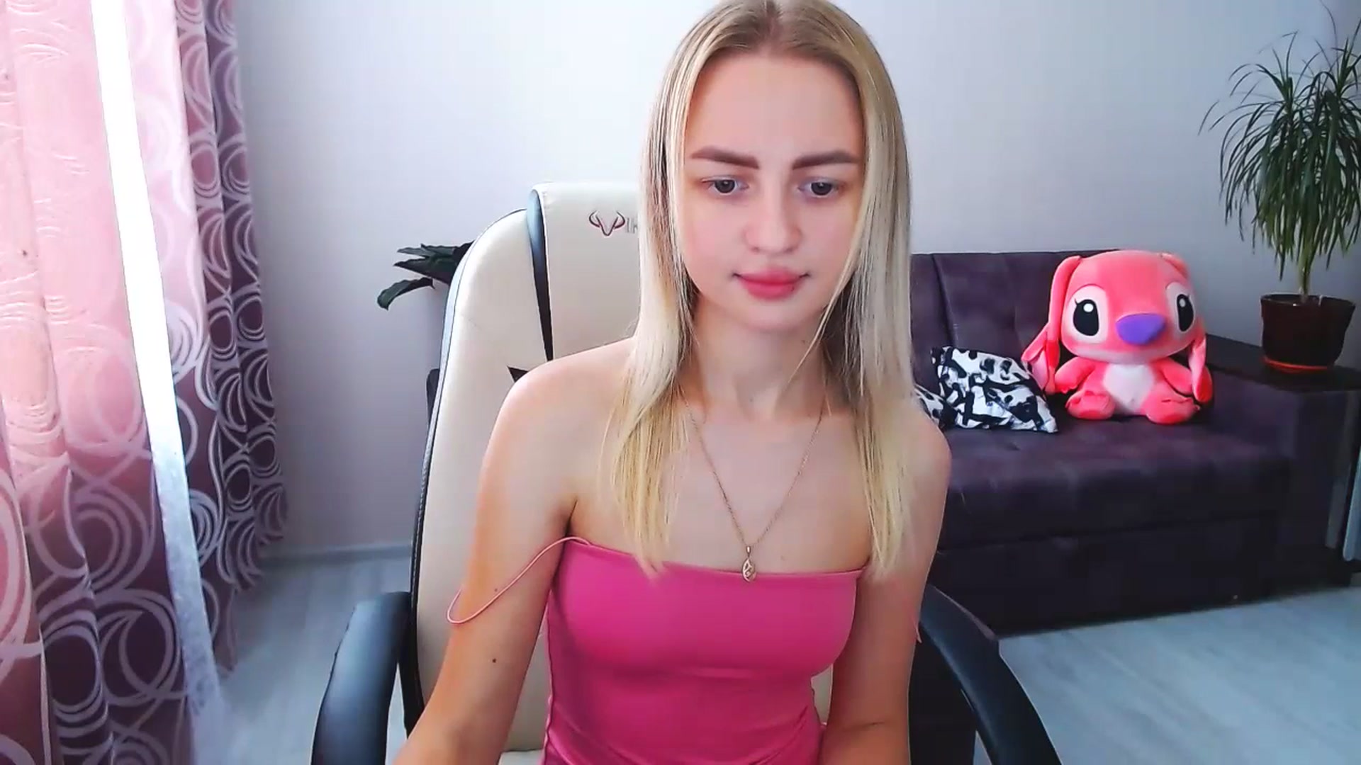 Gallery image thumbnail from BlackLovee's myfreecams stream on, 07/06/2023, 12:11 image 17 of 20