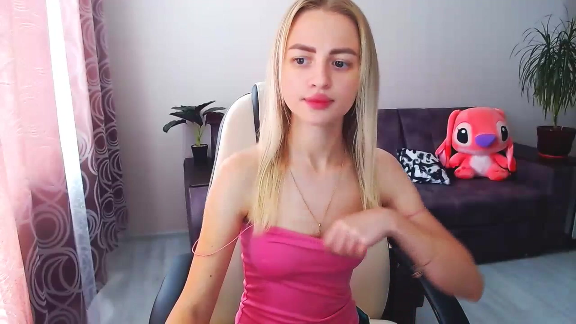 Gallery image thumbnail from BlackLovee's myfreecams stream on, 07/06/2023, 12:11 image 3 of 20