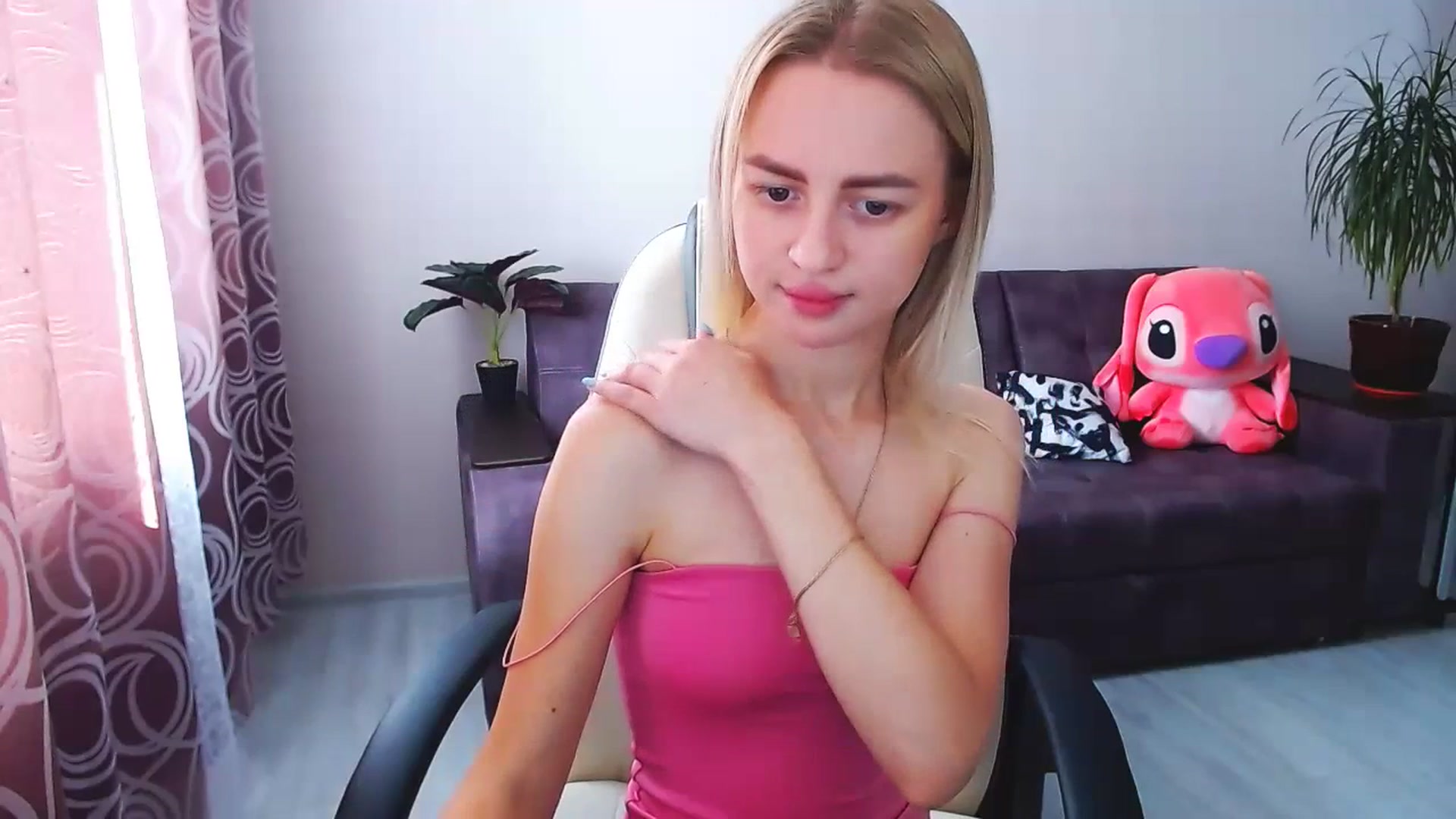 Gallery image thumbnail from BlackLovee's myfreecams stream on, 07/06/2023, 12:25 image 12 of 20