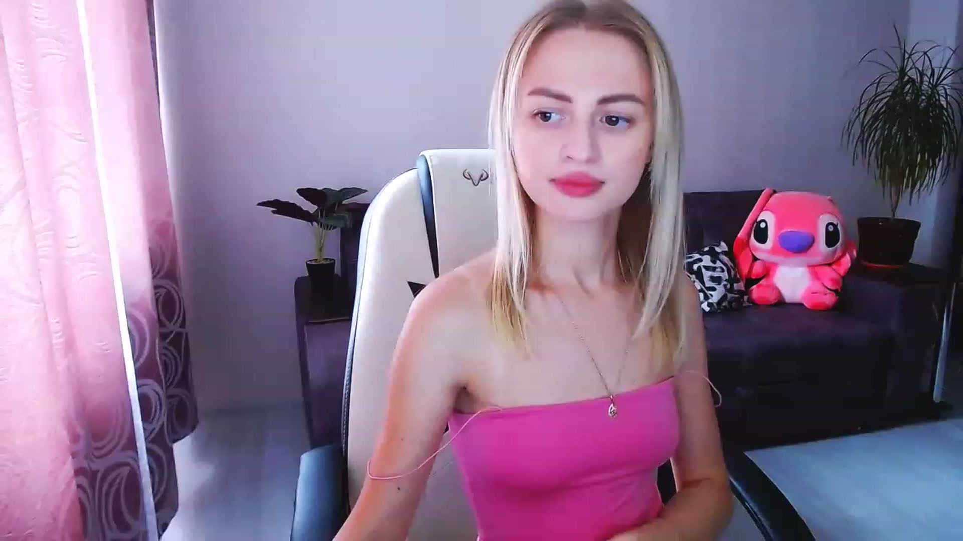 Gallery image thumbnail from BlackLovee's myfreecams stream on, 07/17/2023, 10:30 image 14 of 20