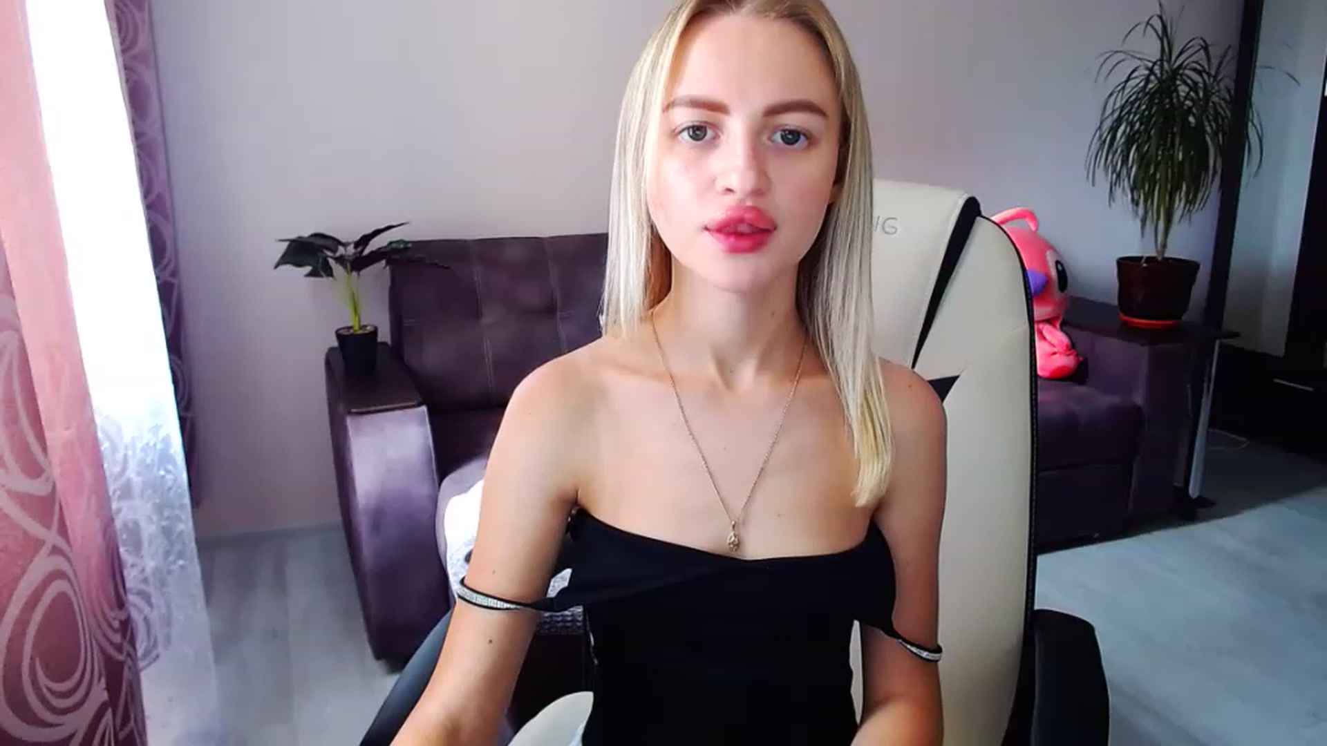 Gallery image thumbnail from BlackLovee's myfreecams stream on, 07/29/2023, 11:06 image 10 of 20