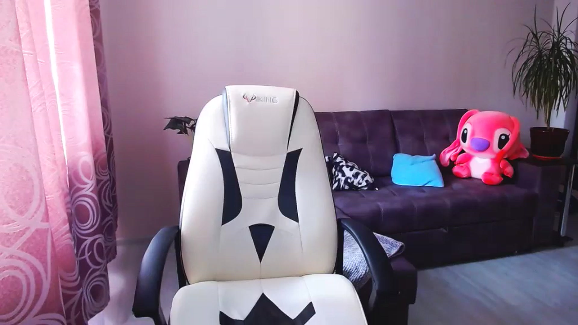 Gallery image thumbnail from BlackLovee's myfreecams stream on, 07/30/2023, 11:15 image 14 of 20