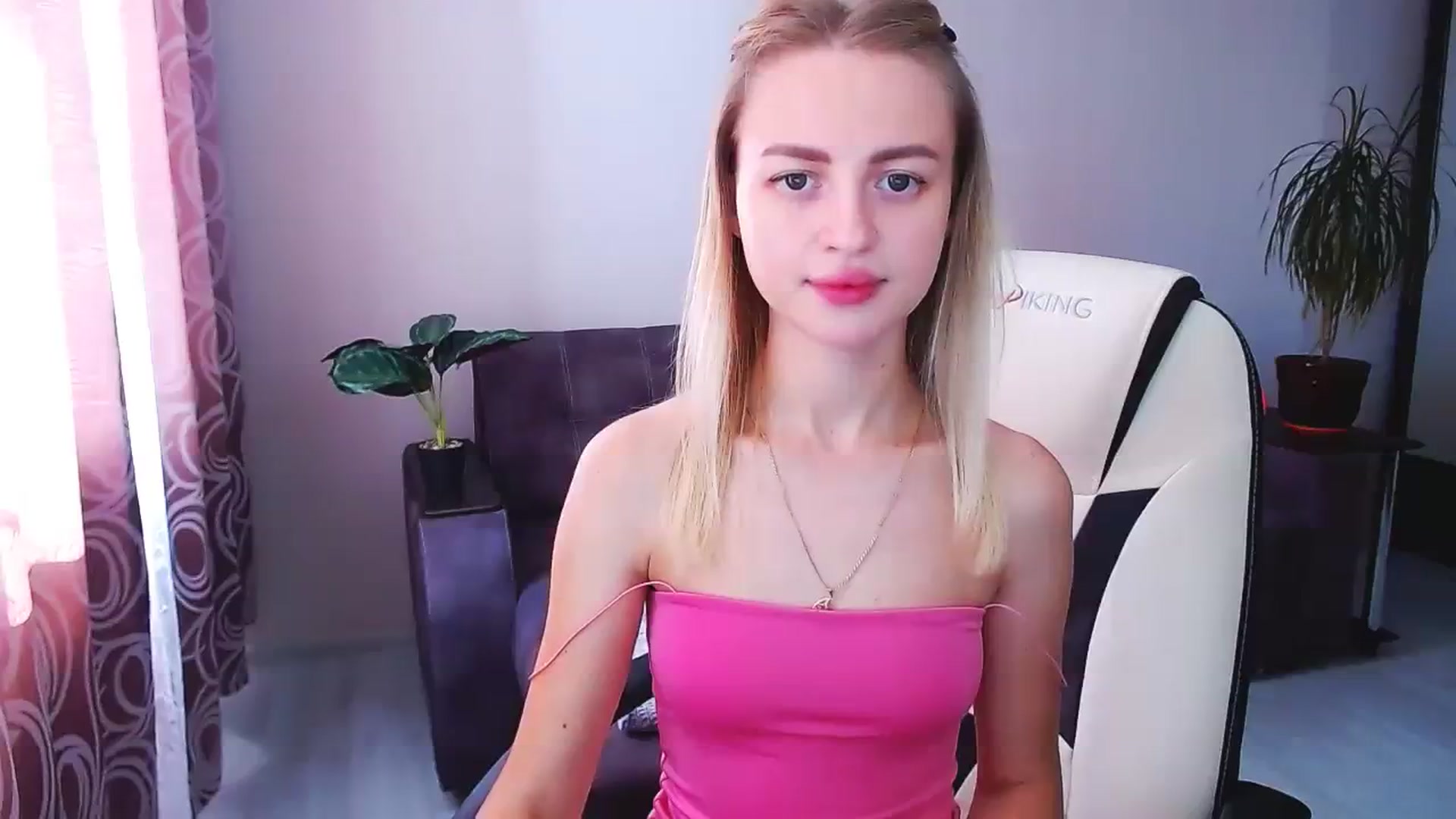Gallery image thumbnail from BlackLovee's myfreecams stream on, 08/10/2023, 11:40 image 11 of 20