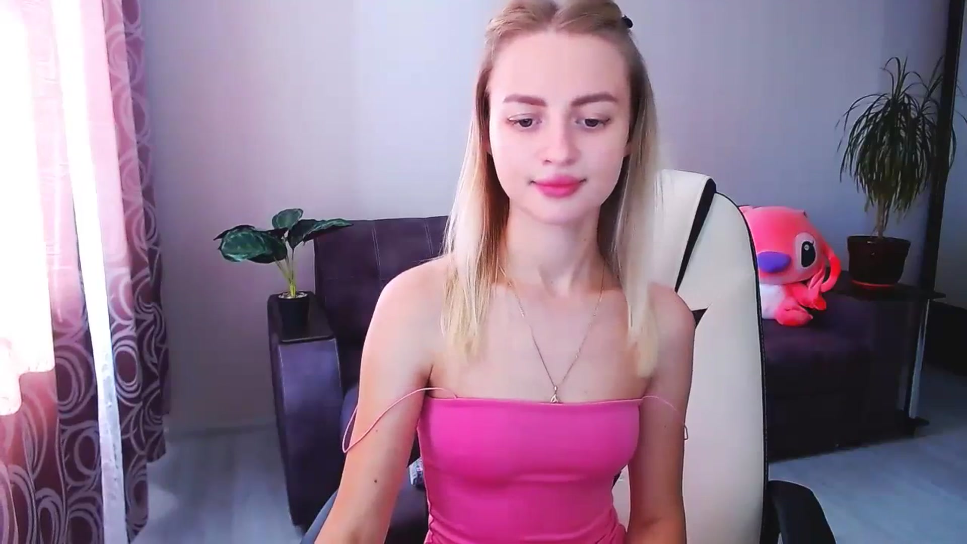 Gallery image thumbnail from BlackLovee's myfreecams stream on, 08/10/2023, 11:40 image 18 of 20