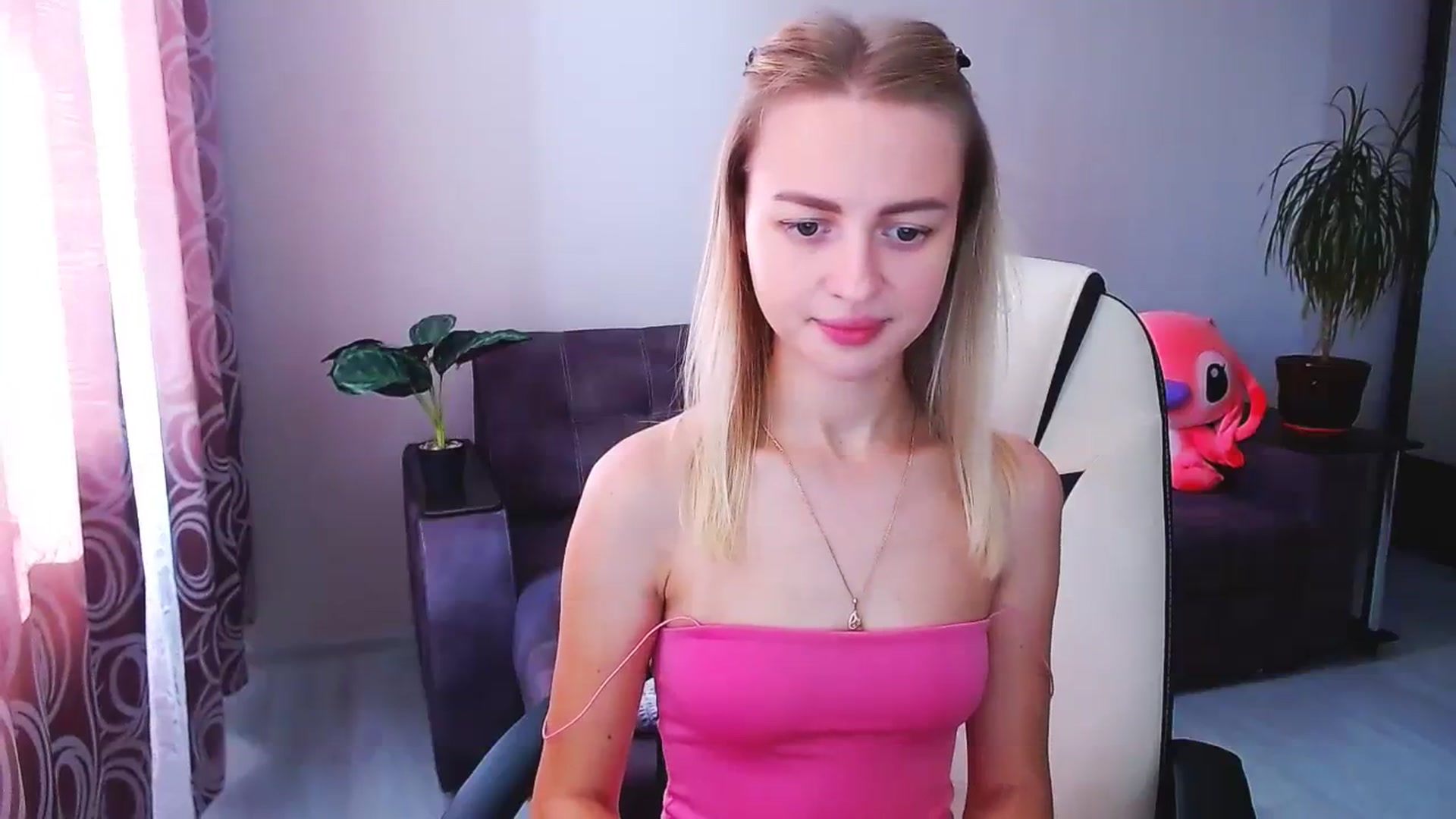 Gallery image thumbnail from BlackLovee's myfreecams stream on, 08/10/2023, 11:40 image 3 of 20