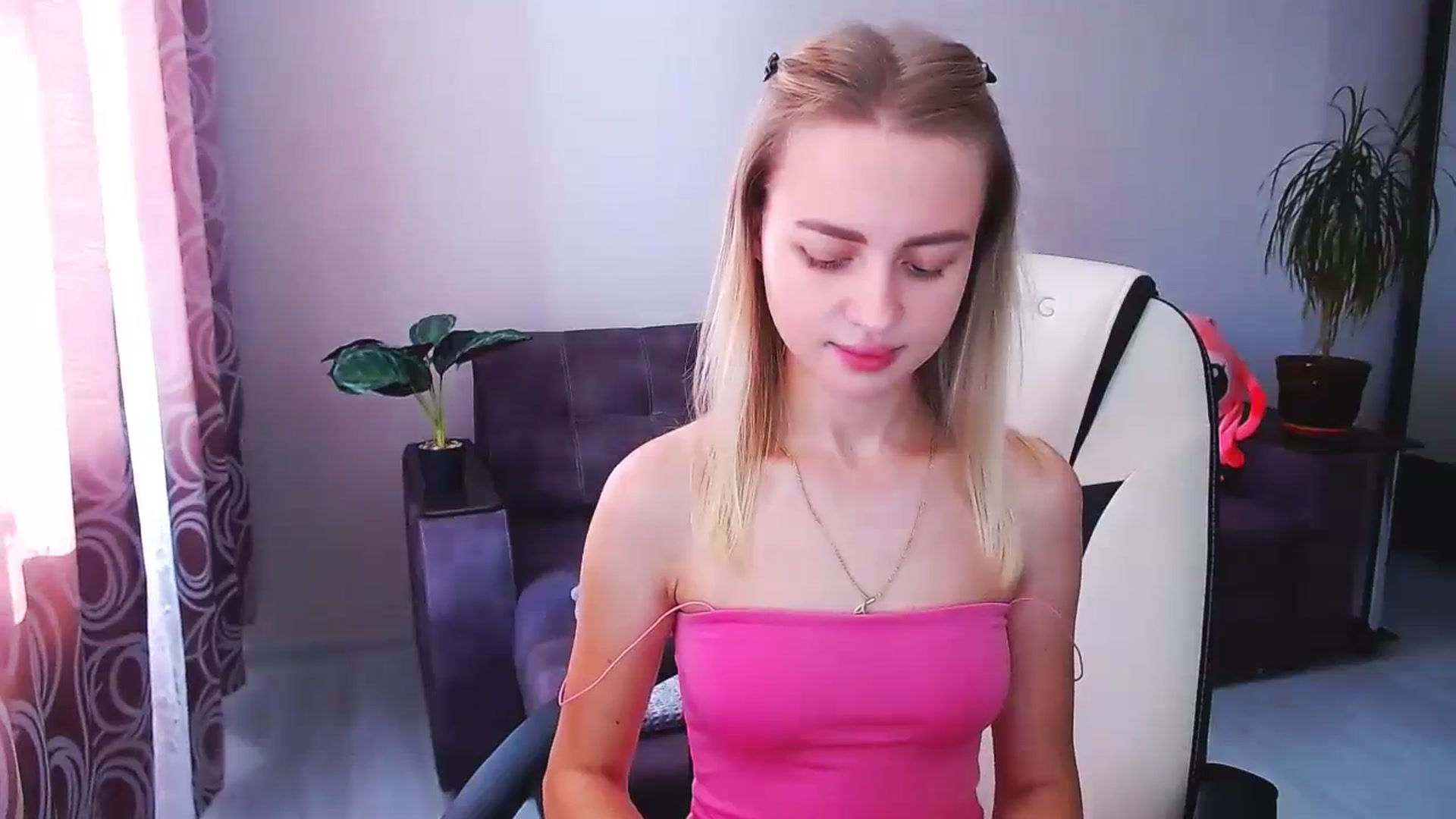 Gallery image thumbnail from BlackLovee's myfreecams stream on, 08/10/2023, 11:40 image 8 of 20