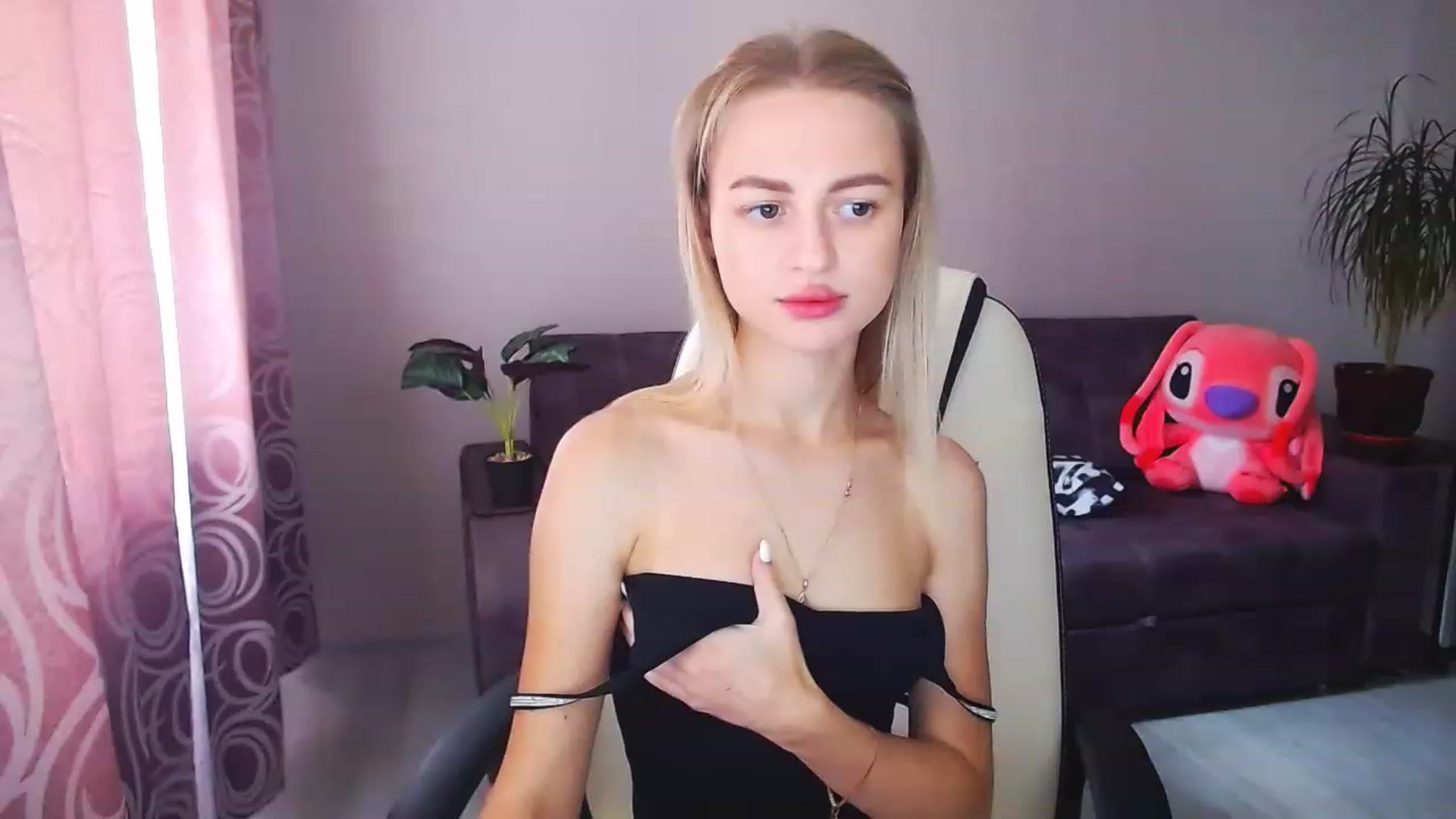 Gallery image thumbnail from BlackLovee's myfreecams stream on, 08/13/2023, 11:44 image 10 of 20