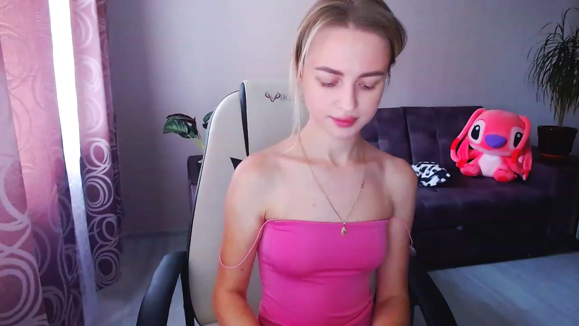Gallery image thumbnail from BlackLovee's myfreecams stream on, 08/13/2023, 13:15 image 17 of 20
