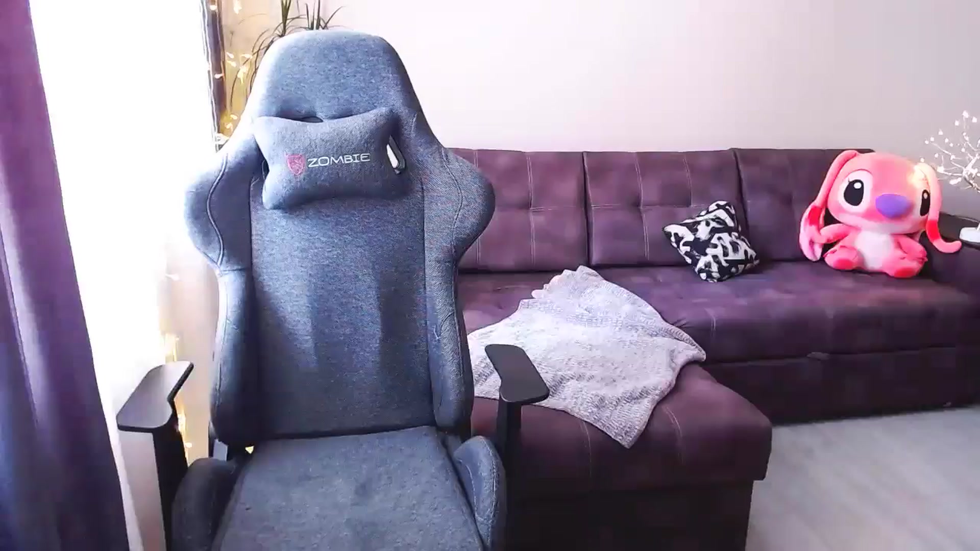 Gallery image thumbnail from BlackLovee's myfreecams stream on, 07/22/2024, 09:00 image 6 of 20