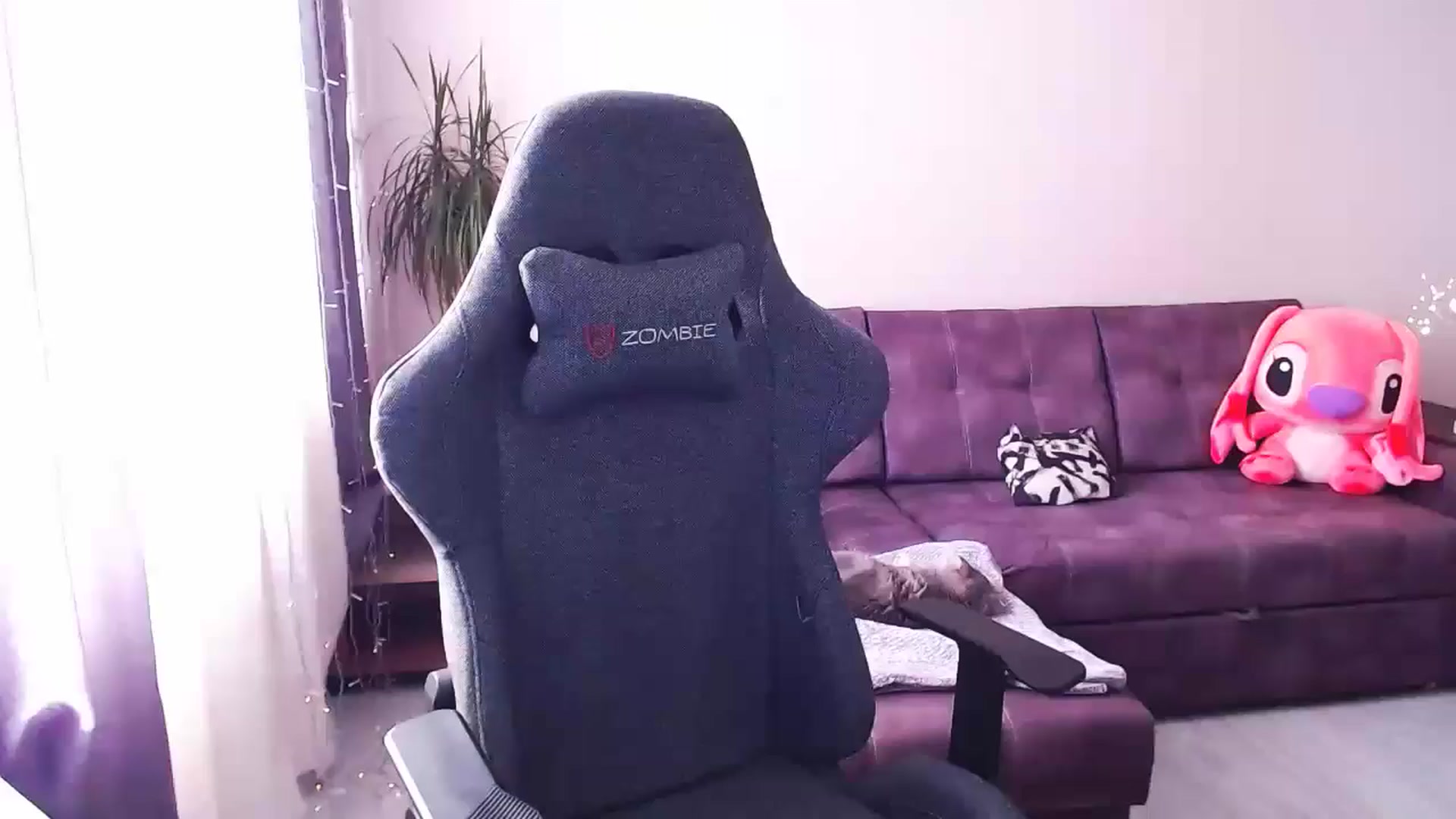 Gallery image thumbnail from BlackLovee's myfreecams stream on, 08/05/2024, 13:53 image 2 of 20