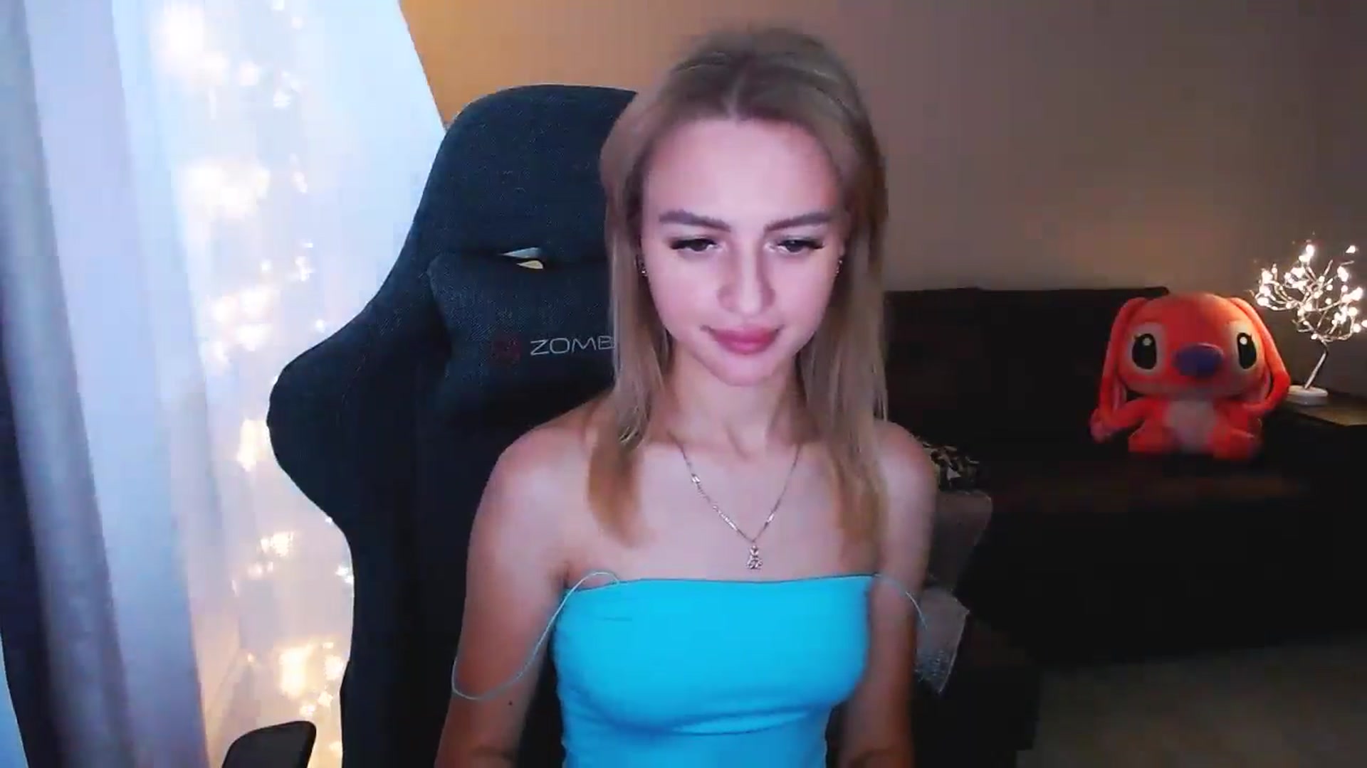 Gallery image thumbnail from BlackLovee's myfreecams stream on, 08/08/2024, 15:39 image 12 of 20