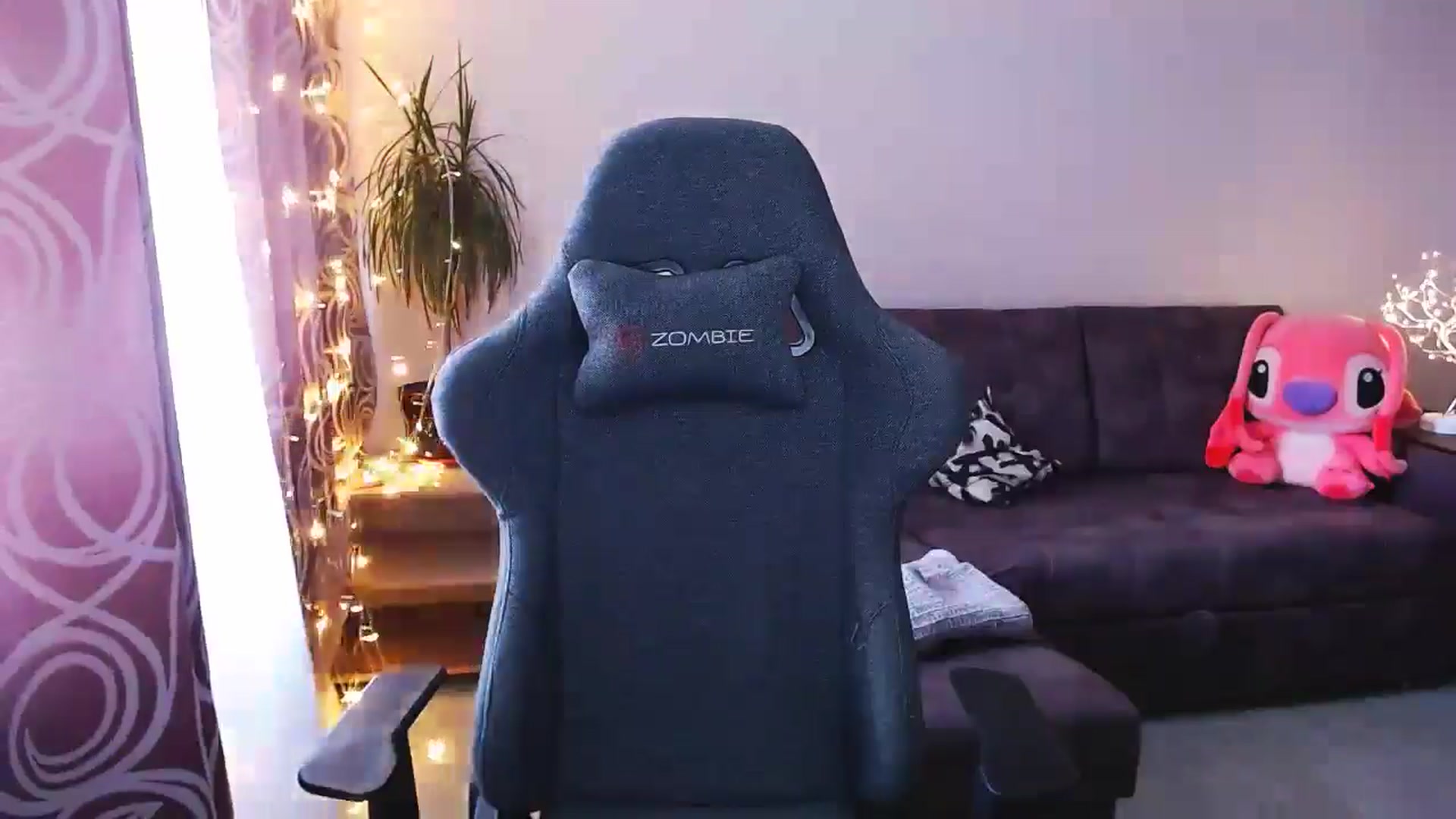 Gallery image thumbnail from BlackLovee's myfreecams stream on, 08/13/2024, 08:26 image 18 of 20