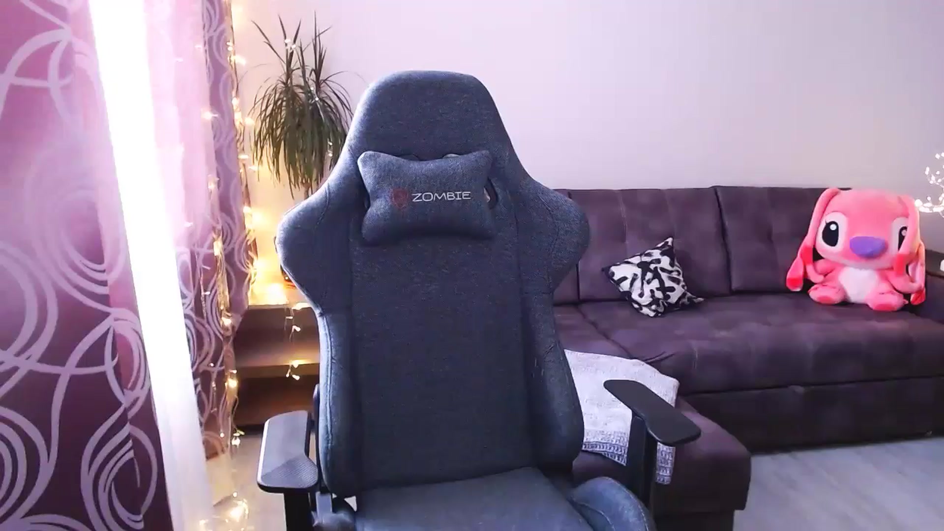 Gallery image thumbnail from BlackLovee's myfreecams stream on, 08/16/2024, 09:00 image 9 of 20
