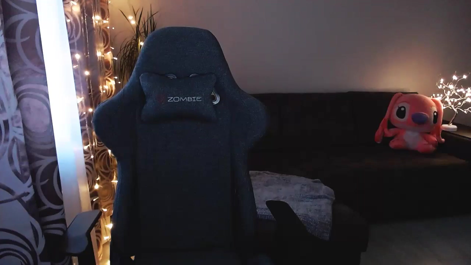 Gallery image thumbnail from BlackLovee's myfreecams stream on, 08/16/2024, 16:15 image 19 of 20