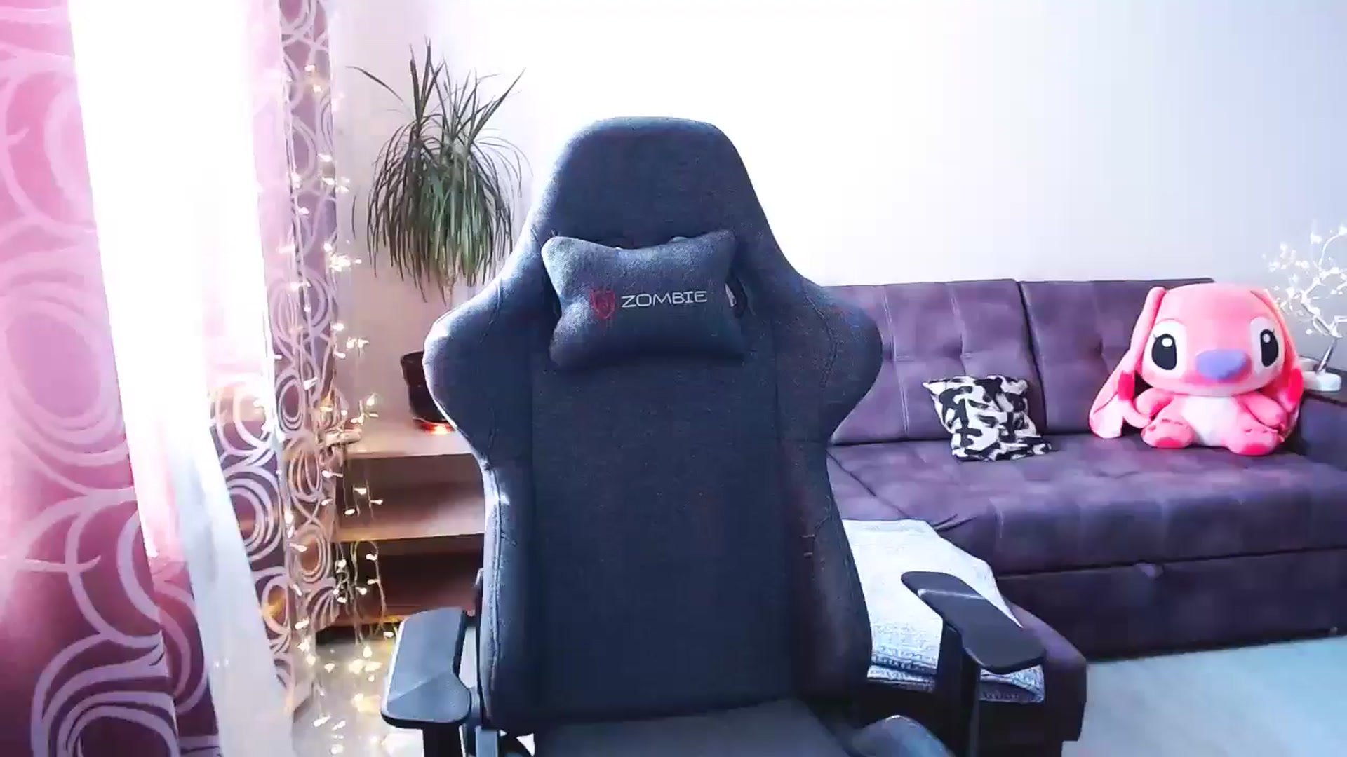 Gallery image thumbnail from BlackLovee's myfreecams stream on, 08/31/2024, 12:54 image 17 of 20