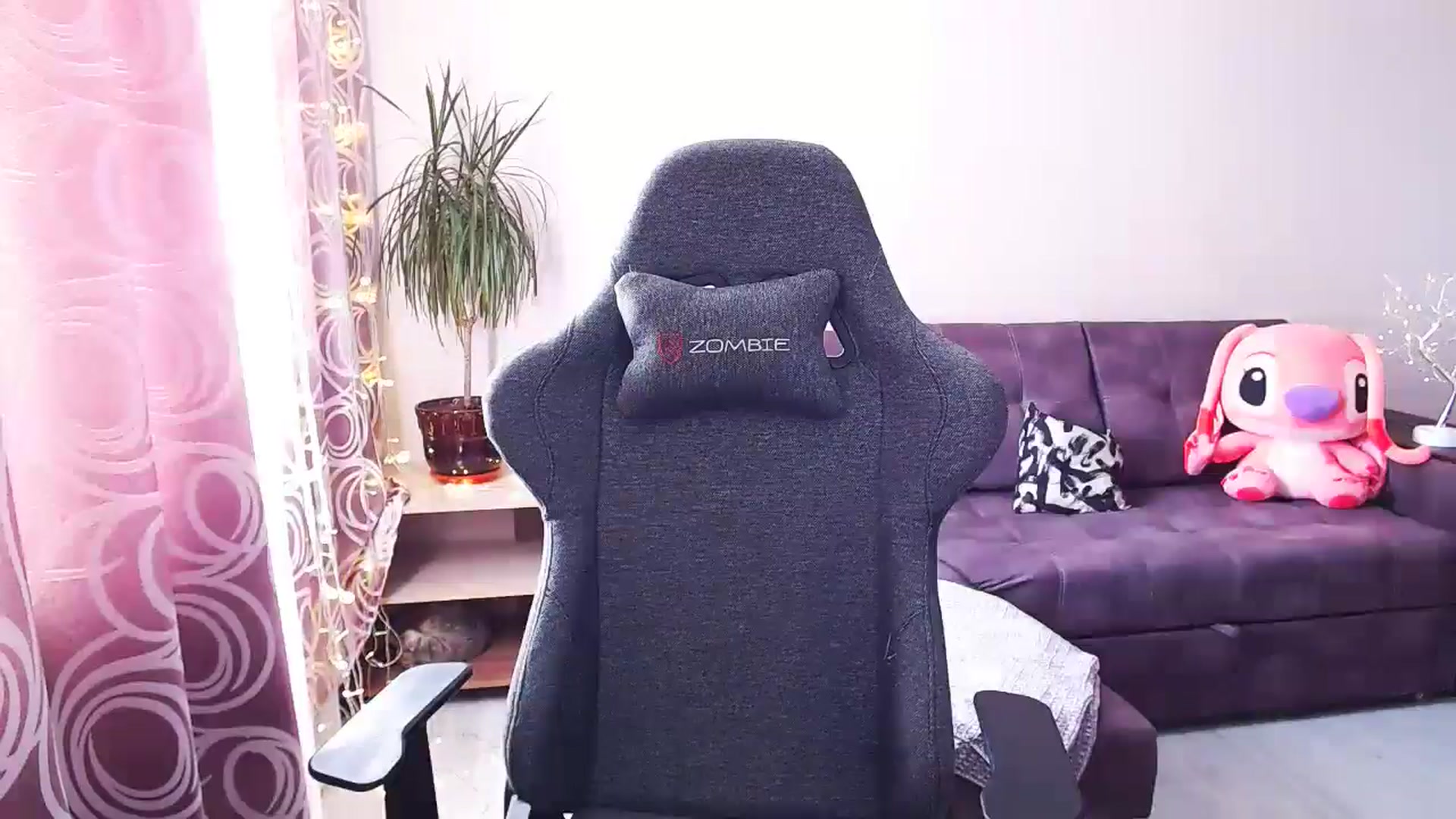 Gallery image thumbnail from BlackLovee's myfreecams stream on, 09/01/2024, 10:03 image 11 of 20