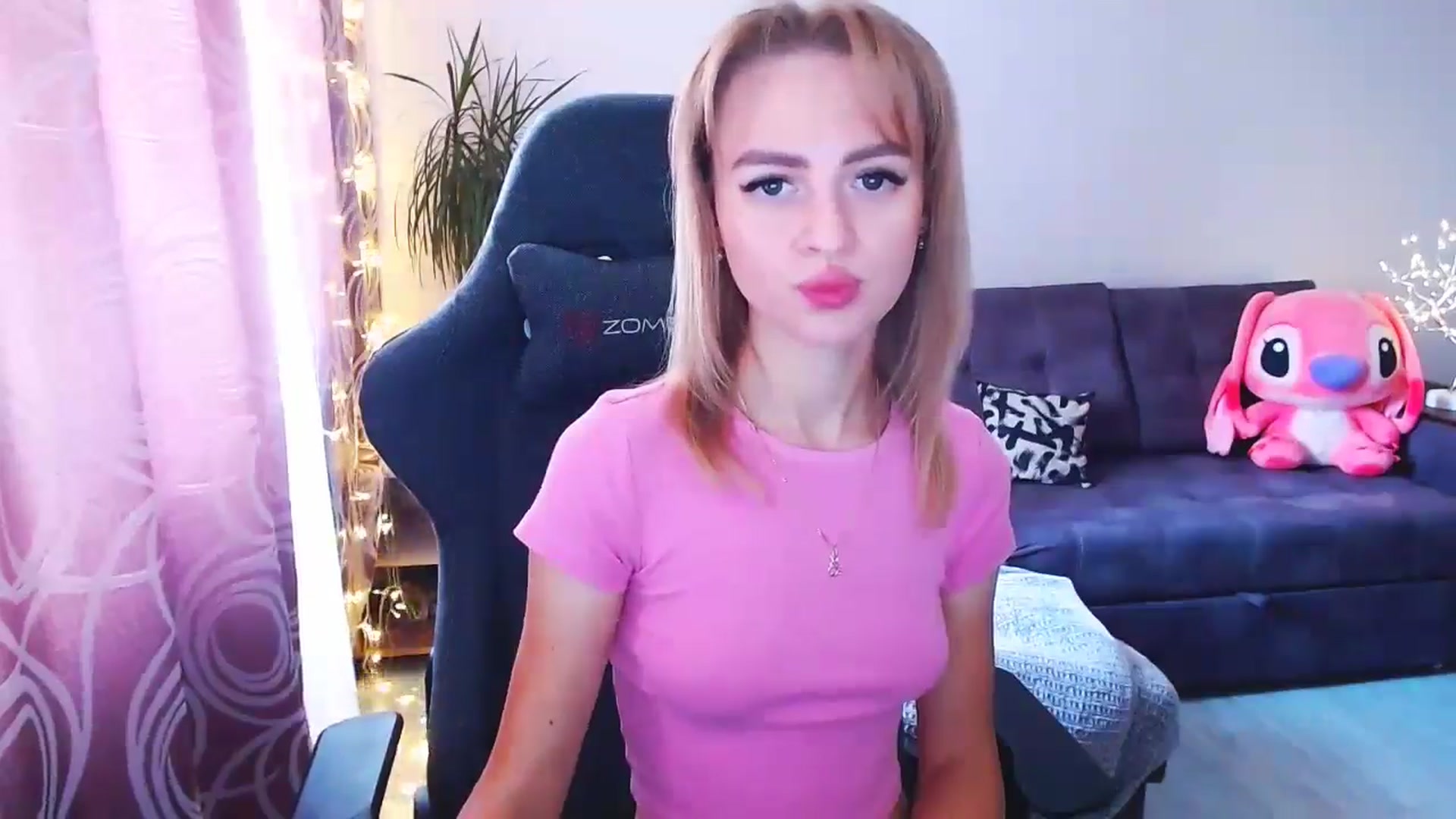 Gallery image thumbnail from BlackLovee's myfreecams stream on, 09/04/2024, 09:08 image 13 of 20