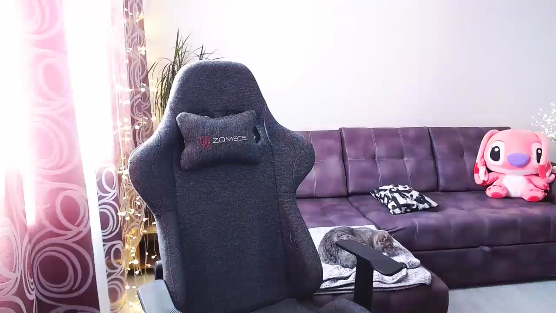 Gallery image thumbnail from BlackLovee's myfreecams stream on, 09/25/2024, 12:12 image 9 of 20
