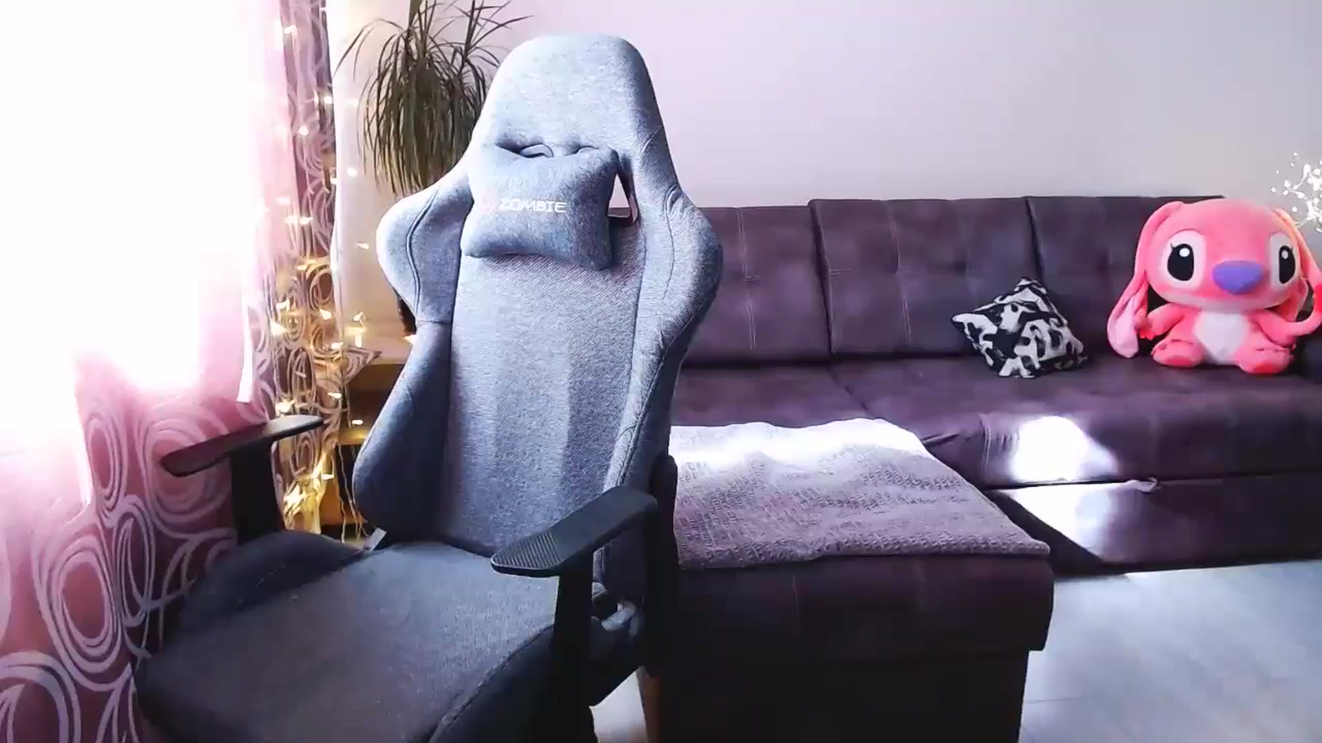 Gallery image thumbnail from BlackLovee's myfreecams stream on, 09/26/2024, 10:47 image 9 of 20
