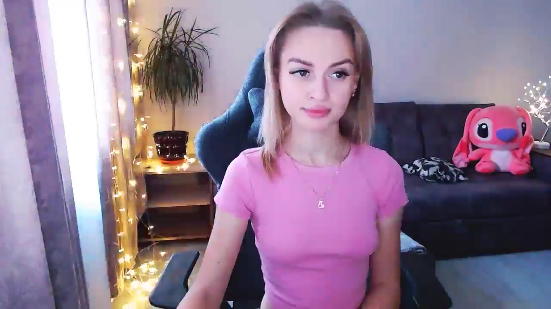 Gallery image thumbnail from BlackLovee's myfreecams stream on, 10/20/2024, 11:37 image 12 of 20