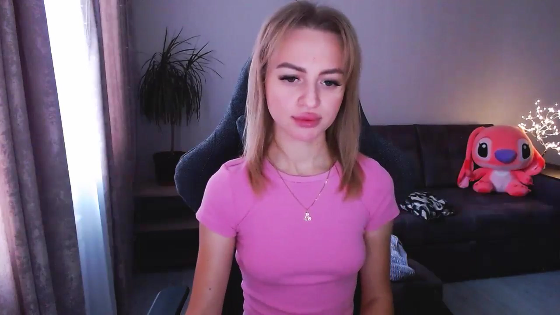 Gallery image thumbnail from BlackLovee's myfreecams stream on, 10/28/2024, 10:34 image 16 of 20