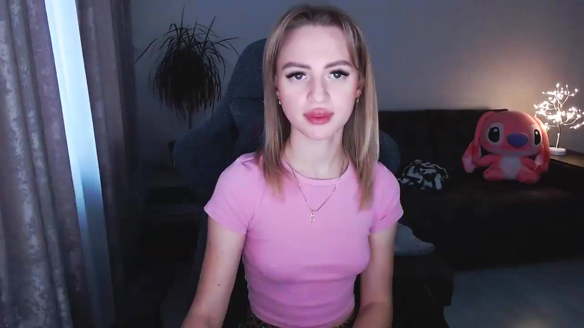 Gallery image thumbnail from BlackLovee's myfreecams stream on, 11/17/2024, 13:15 image 2 of 20