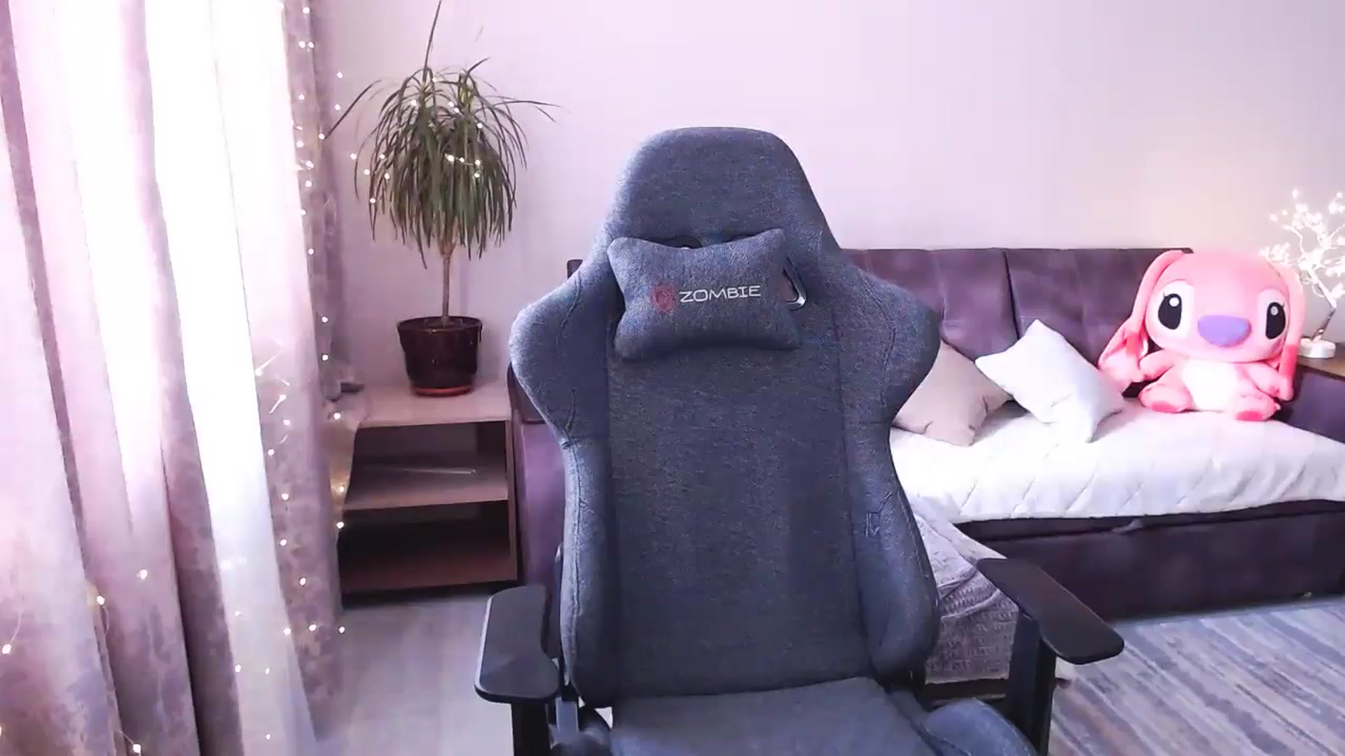 Gallery image thumbnail from BlackLovee's myfreecams stream on, 12/19/2024, 09:46 image 12 of 20