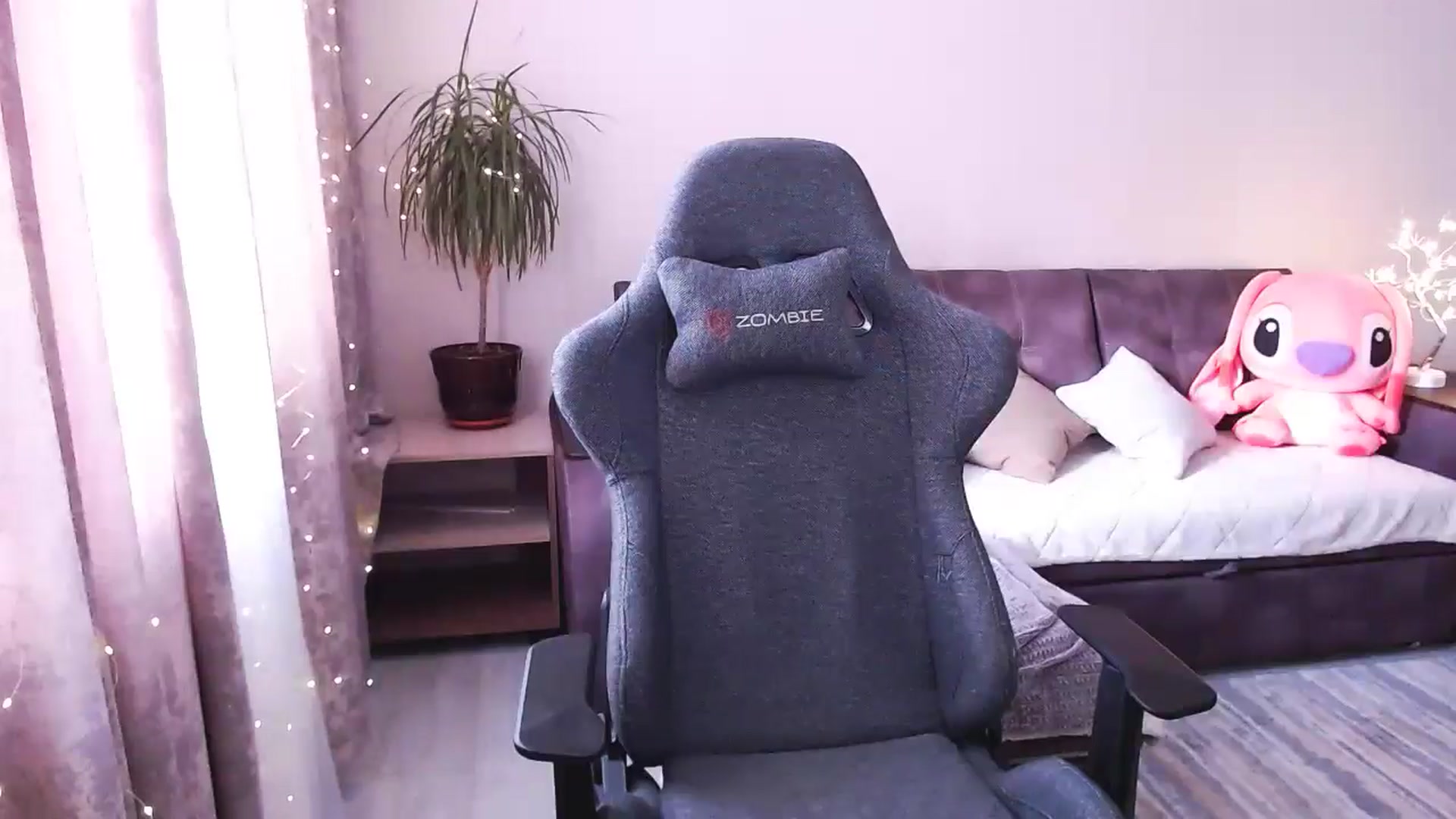 Gallery image thumbnail from BlackLovee's myfreecams stream on, 12/19/2024, 09:46 image 13 of 20