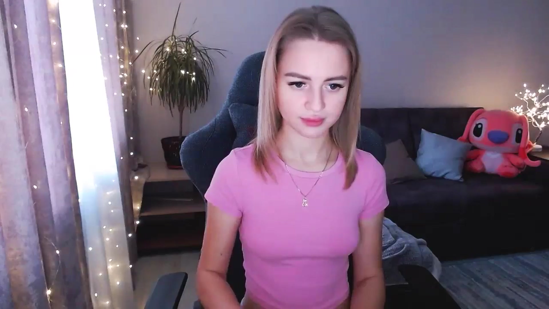 Gallery image thumbnail from BlackLovee's myfreecams stream on, 12/19/2024, 12:23 image 17 of 20