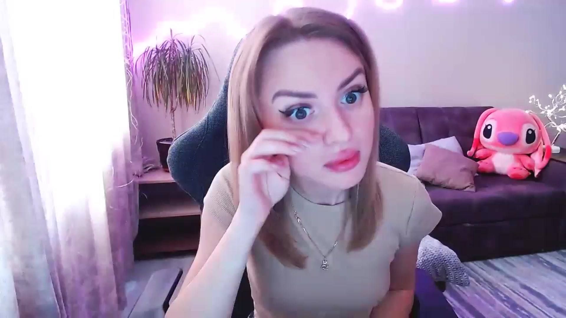Gallery image thumbnail from BlackLovee's myfreecams stream on, 02/17/2025, 11:02 image 1 of 20