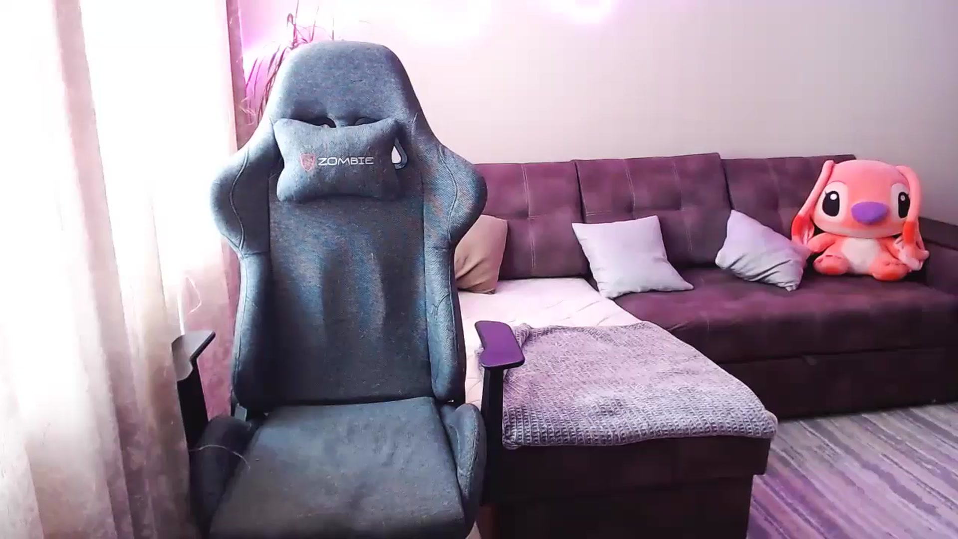 Gallery image thumbnail from BlackLovee's myfreecams stream on, 03/13/2025, 09:50 image 12 of 20