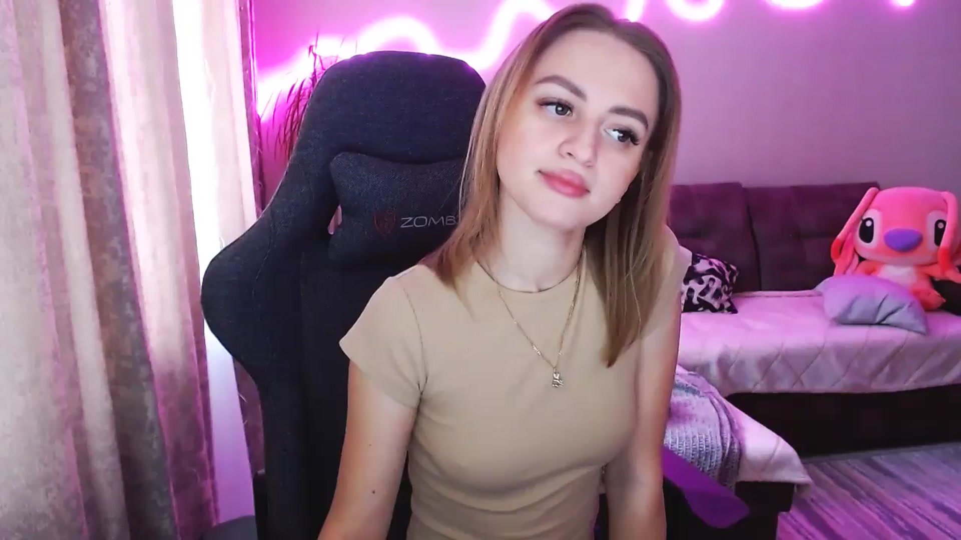 Gallery image thumbnail from BlackLovee's myfreecams stream on, 03/17/2025, 12:30 image 5 of 20