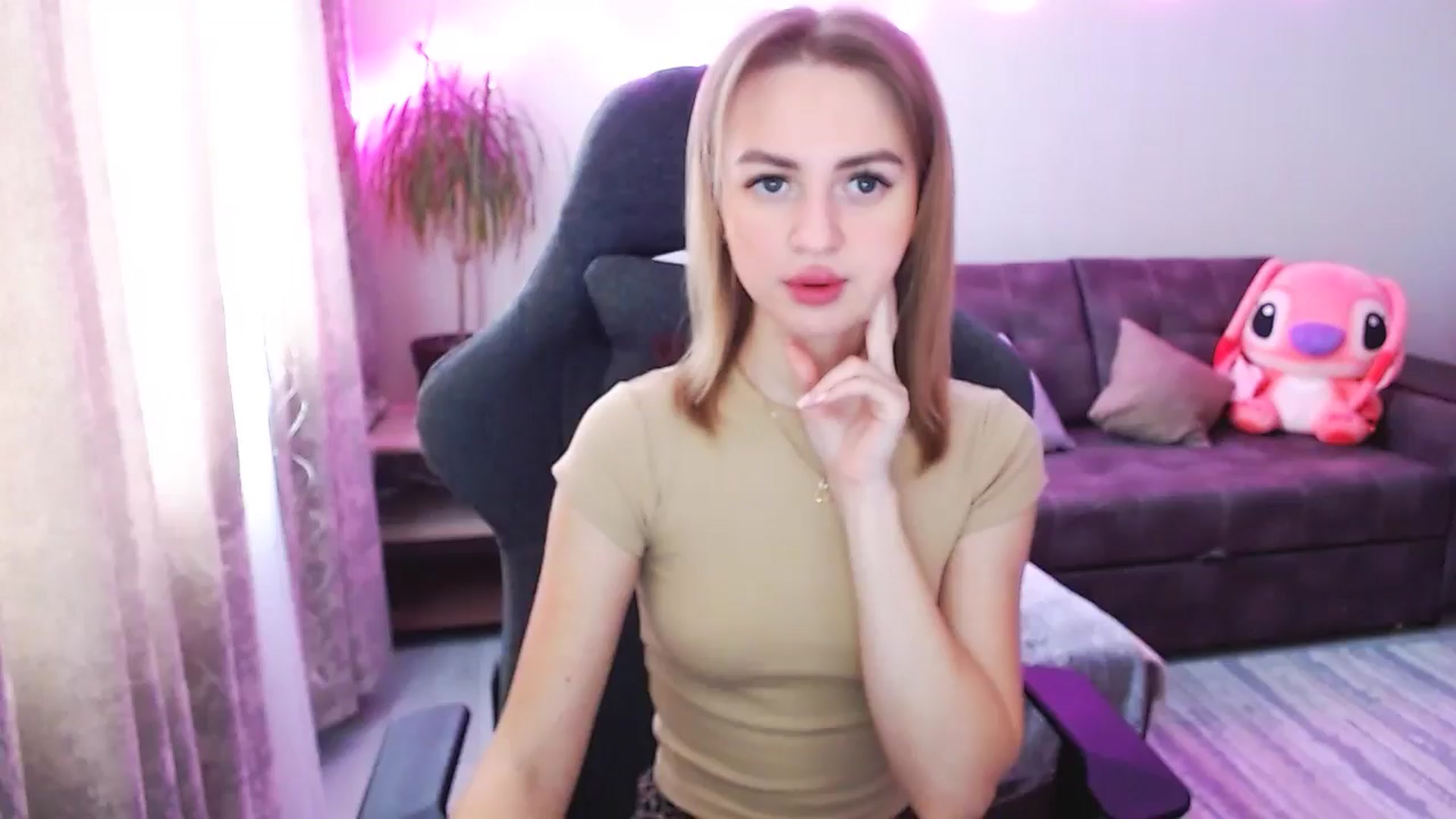 Gallery image thumbnail from BlackLovee's myfreecams stream on, 03/19/2025, 10:54 image 4 of 20