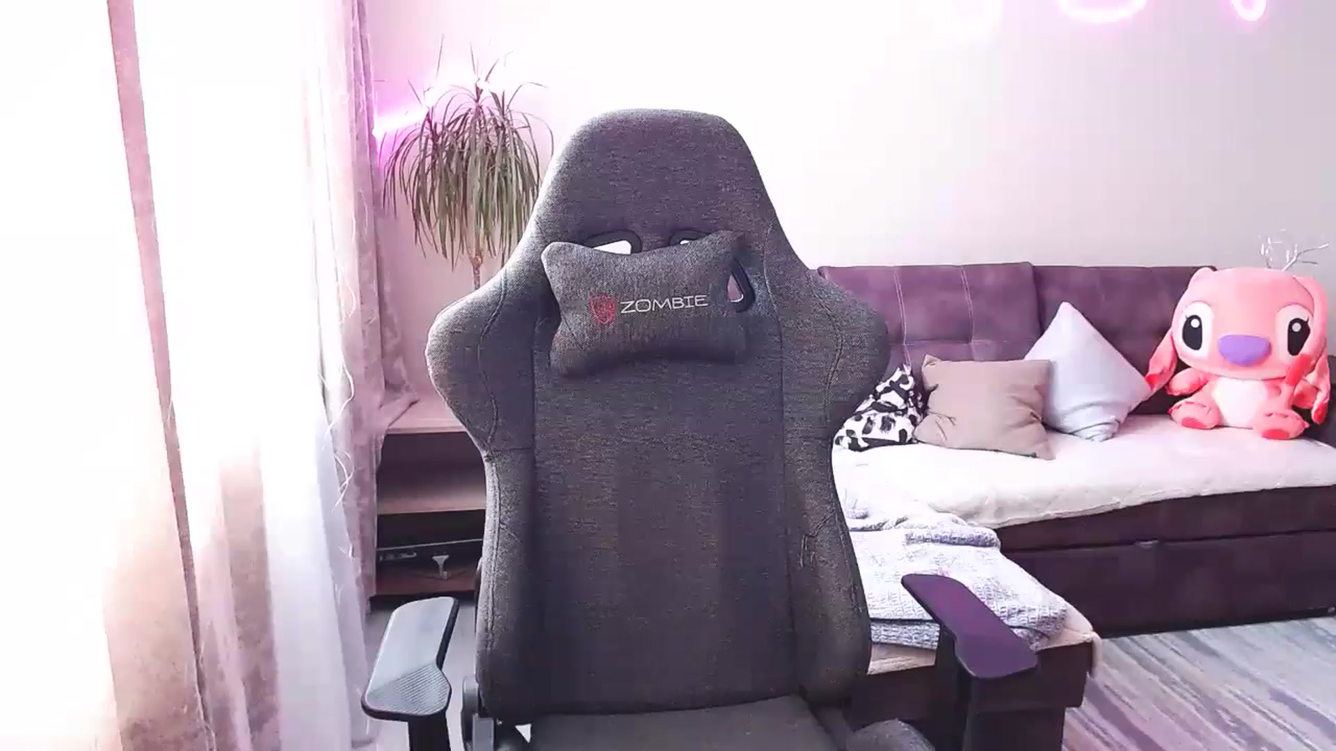 Gallery image thumbnail from BlackLovee's myfreecams stream on, 06/21/2025, 13:59 image 20 of 20