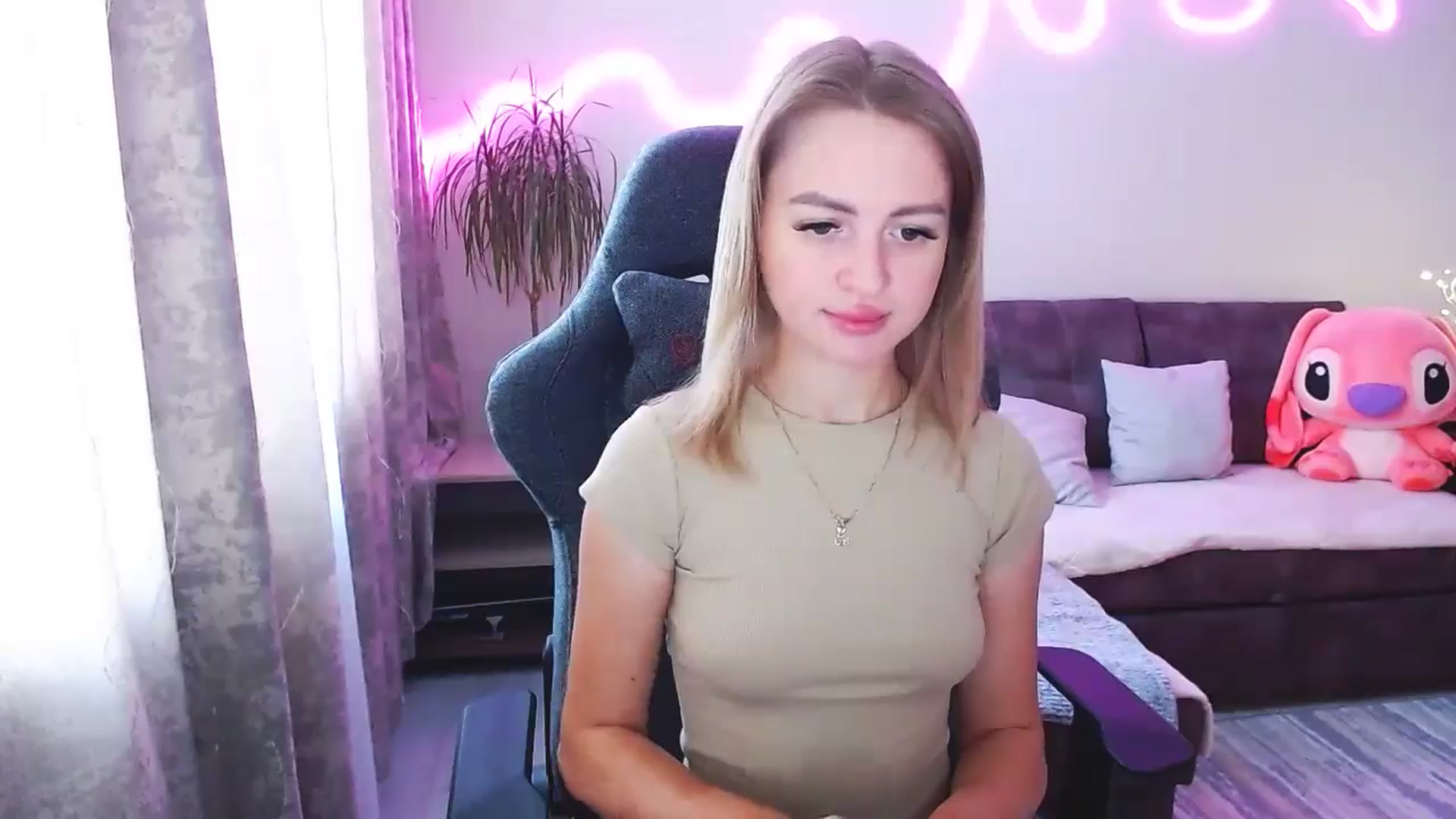 Gallery image thumbnail from BlackLovee's myfreecams stream on, 06/24/2025, 08:52 image 8 of 20