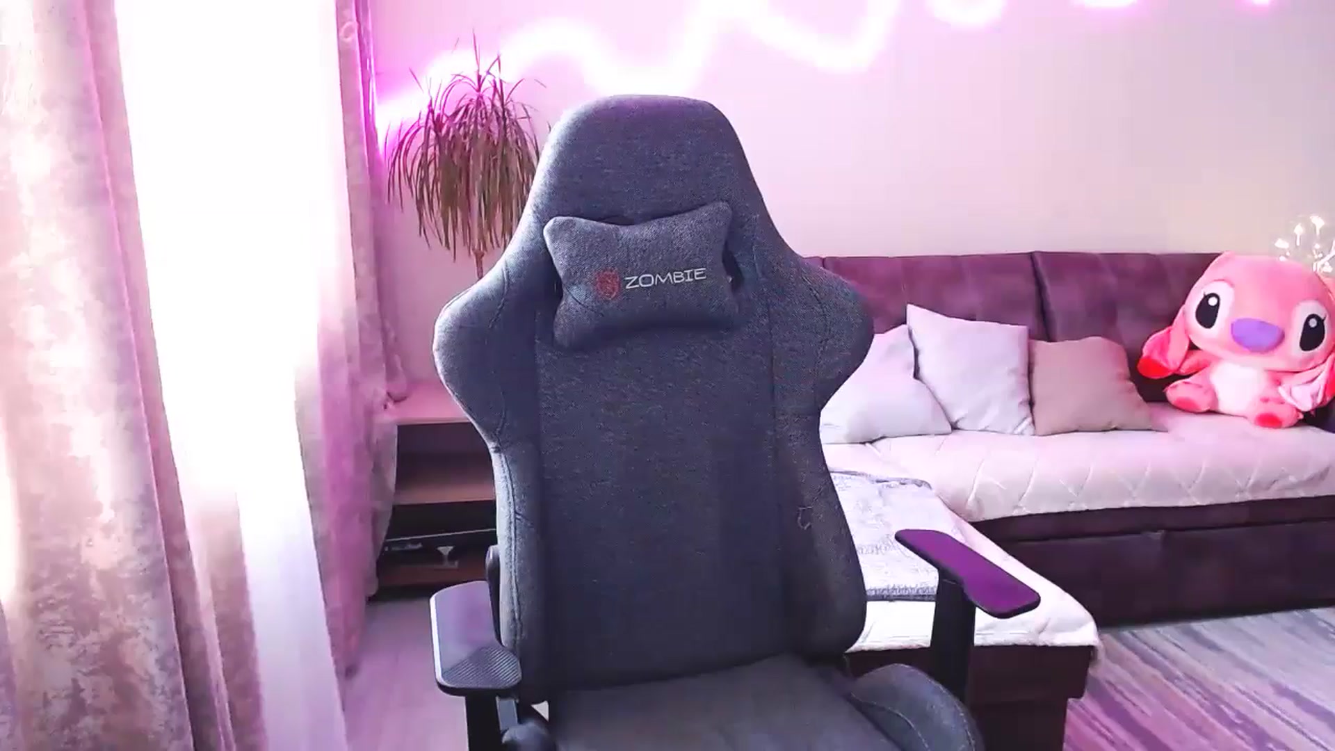 Gallery image thumbnail from BlackLovee's myfreecams stream on, 06/29/2025, 10:12 image 15 of 20