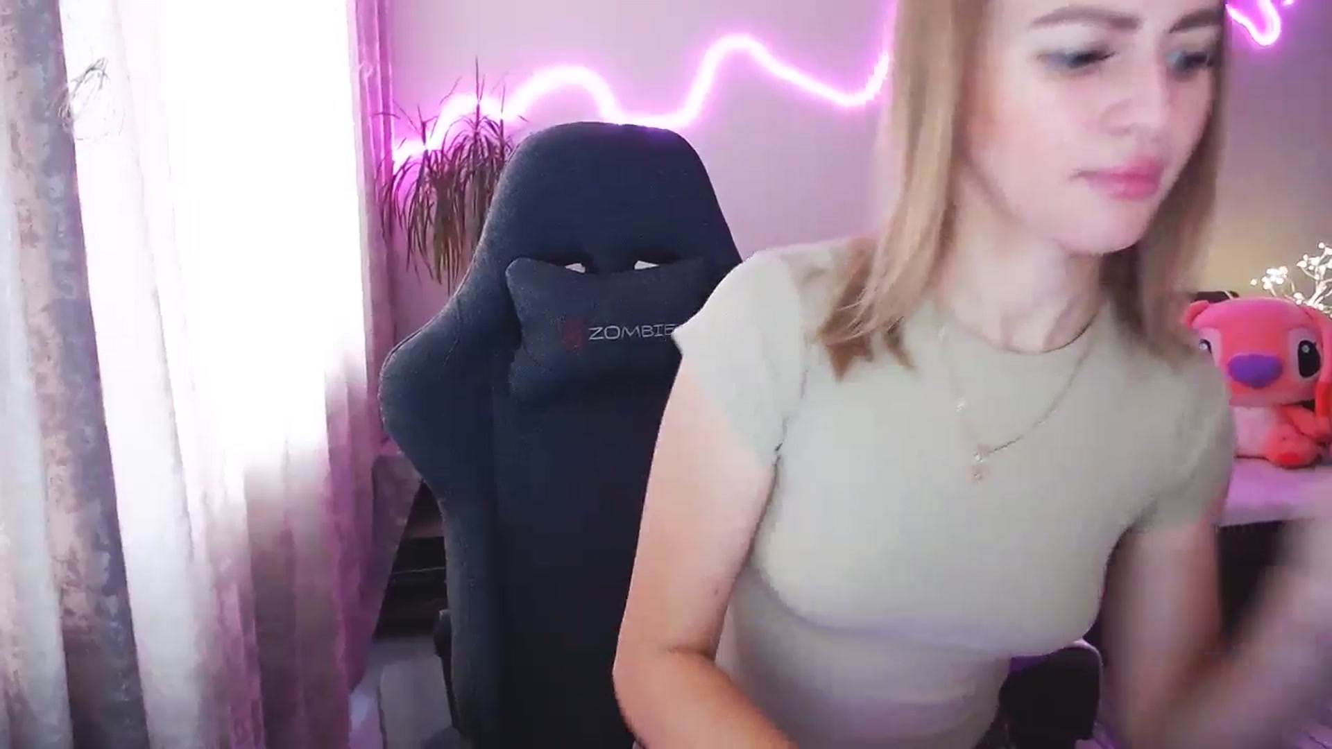 Gallery image thumbnail from BlackLovee's myfreecams stream on, 07/14/2025, 08:14 image 14 of 20